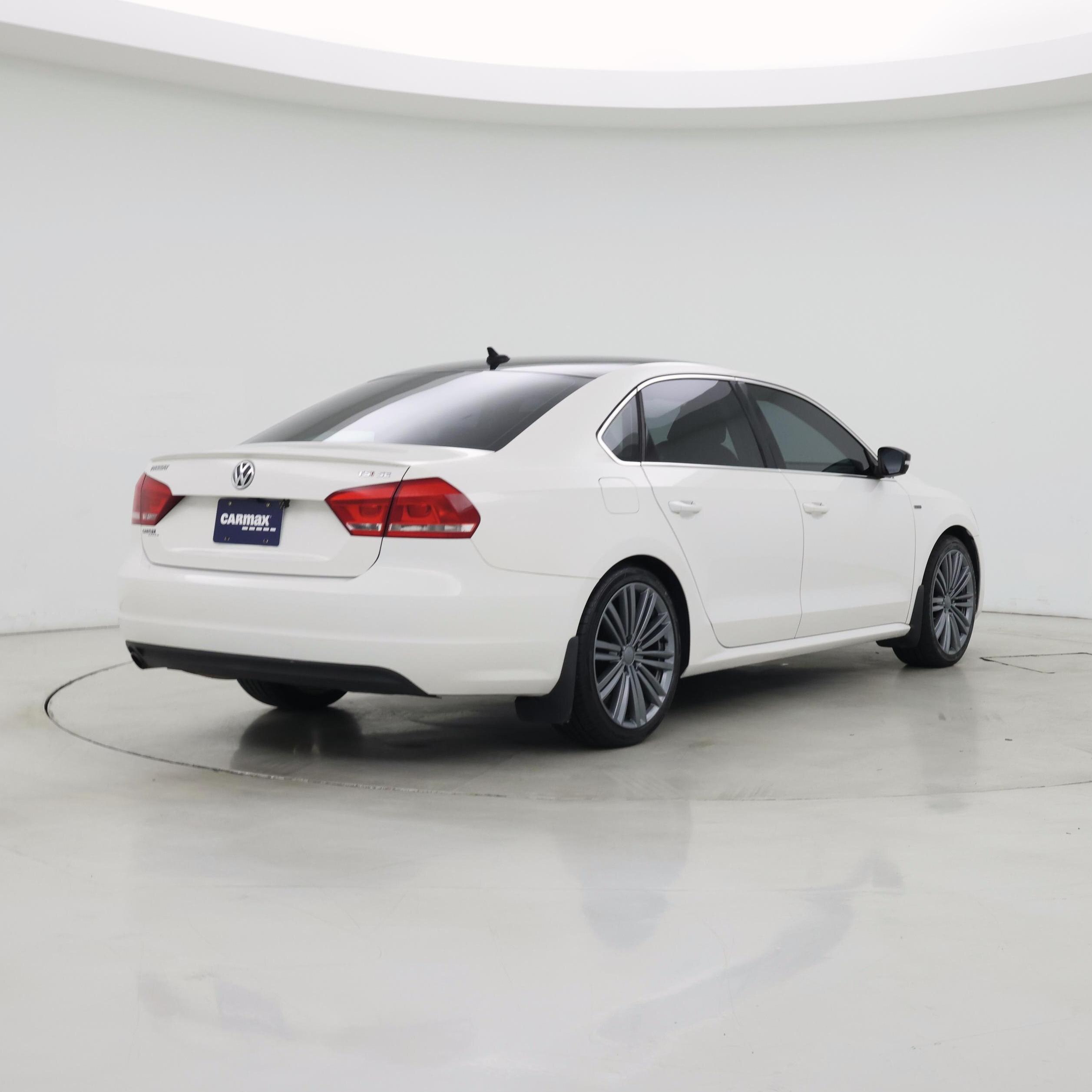 Thumbnail: 2015 Volkswagen Passat - 8