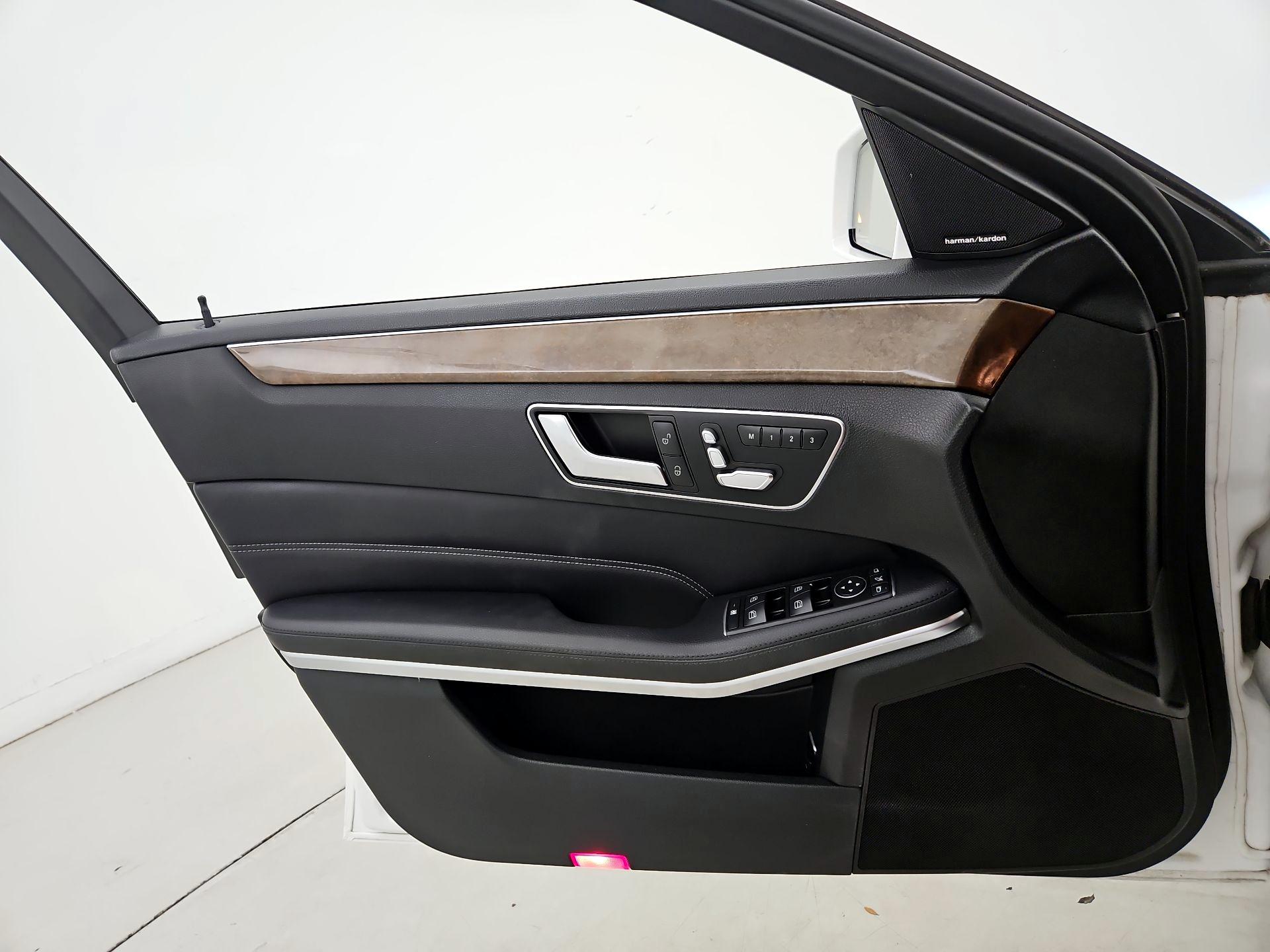 Thumbnail: 2016 Mercedes-Benz E-Class - 12