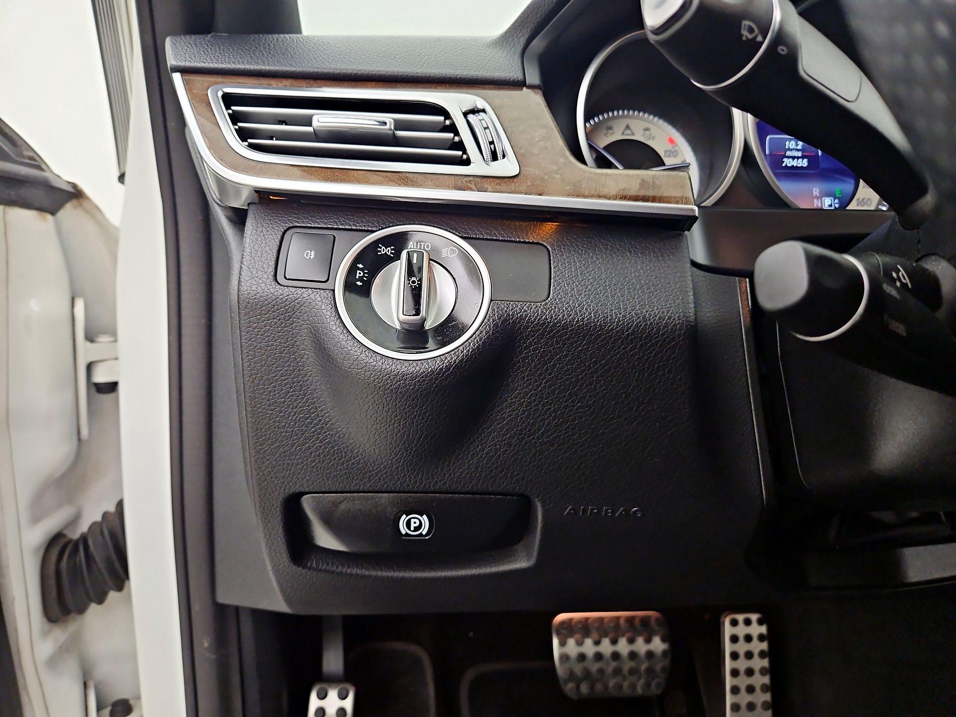 Thumbnail: 2016 Mercedes-Benz E-Class - 13