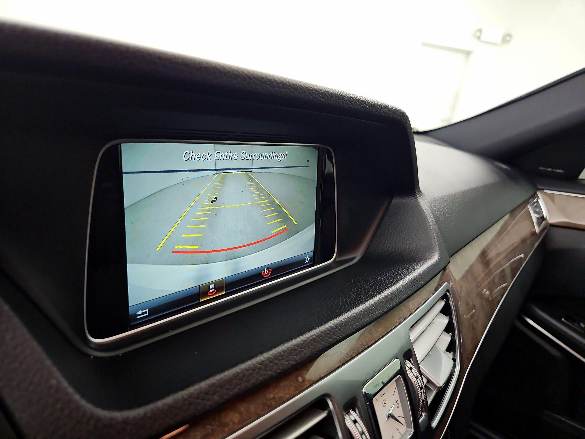 Thumbnail: 2016 Mercedes-Benz E-Class - 15