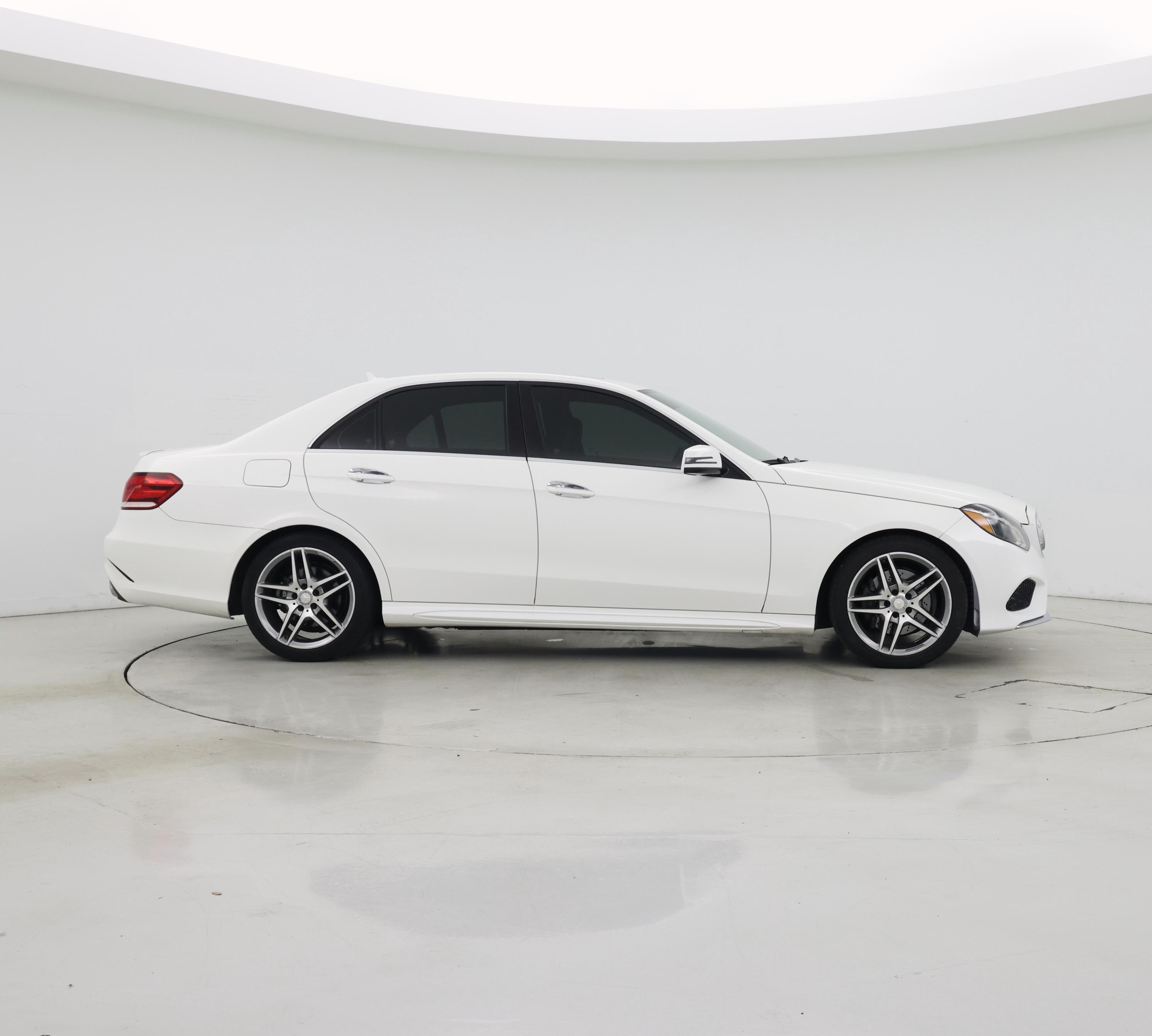 Thumbnail: 2016 Mercedes-Benz E-Class - 7