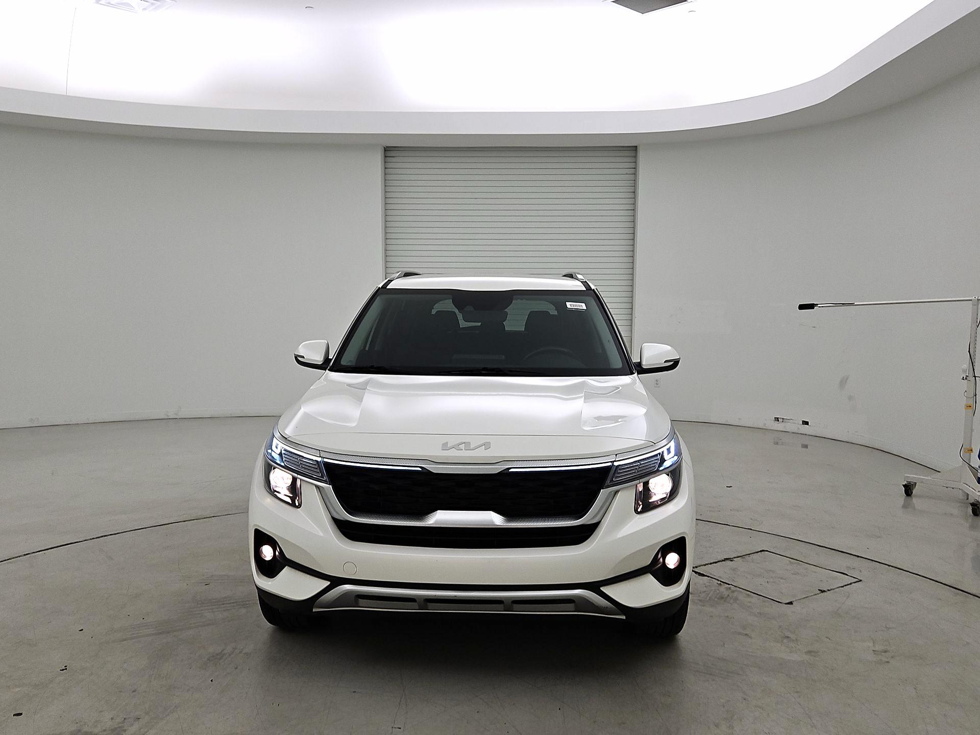 Thumbnail: 2023 Kia Seltos - 2