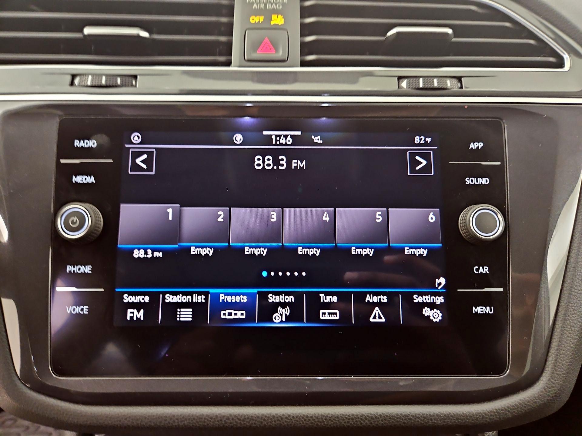 Thumbnail: 2021 Volkswagen Tiguan - 13