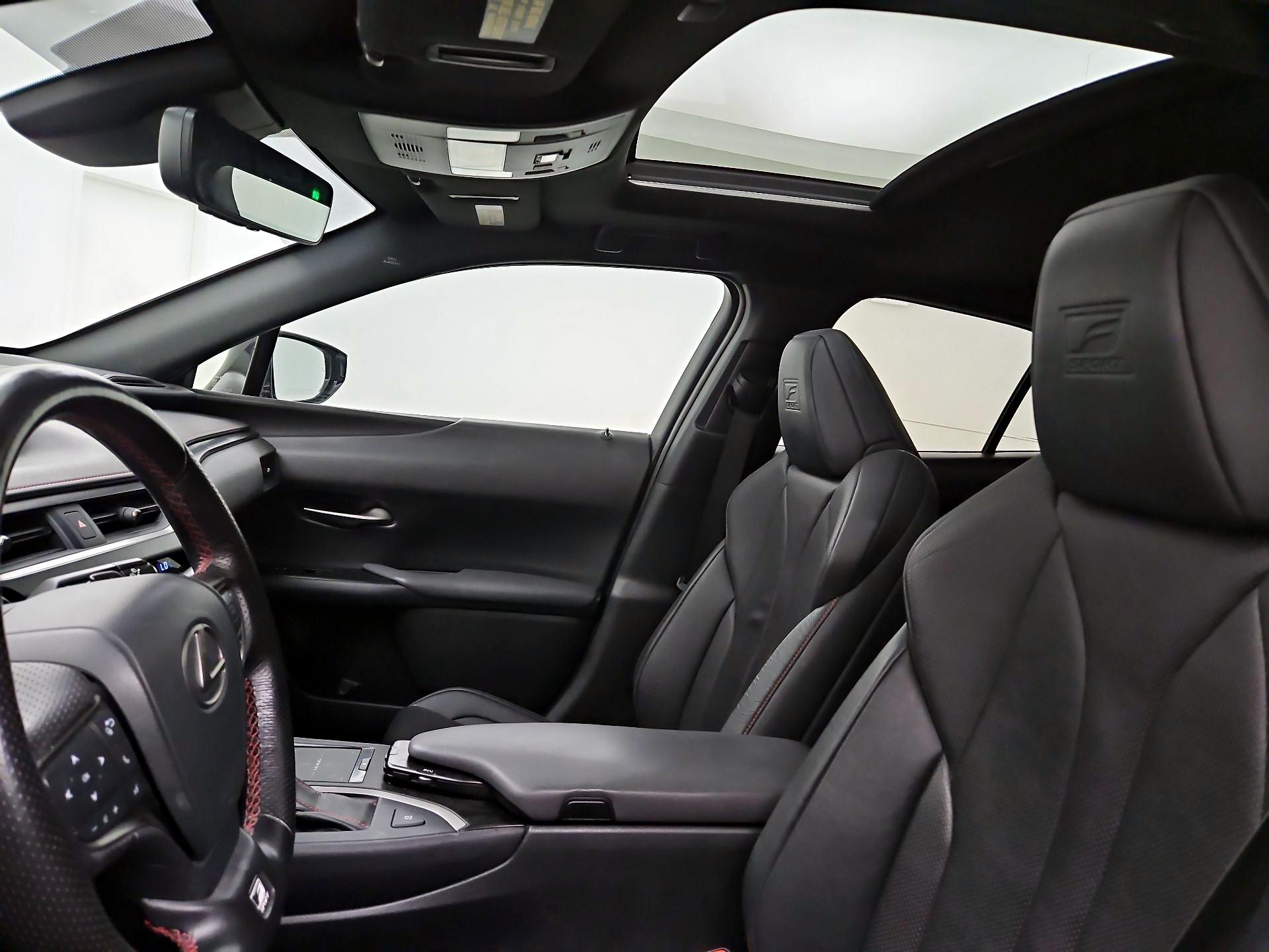 Thumbnail: 2019 Lexus UX - 19