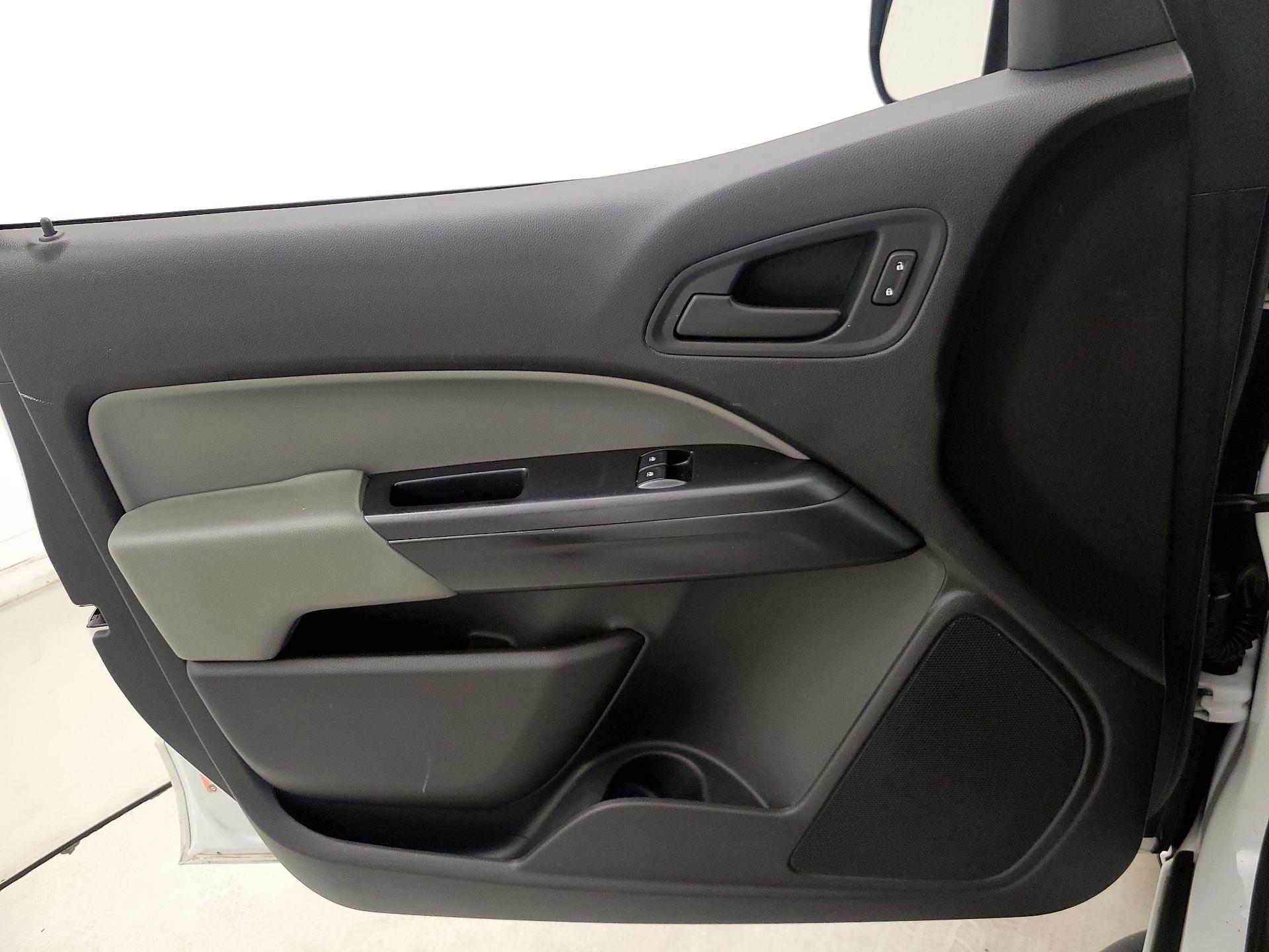 Thumbnail: 2017 Chevrolet Colorado - 12