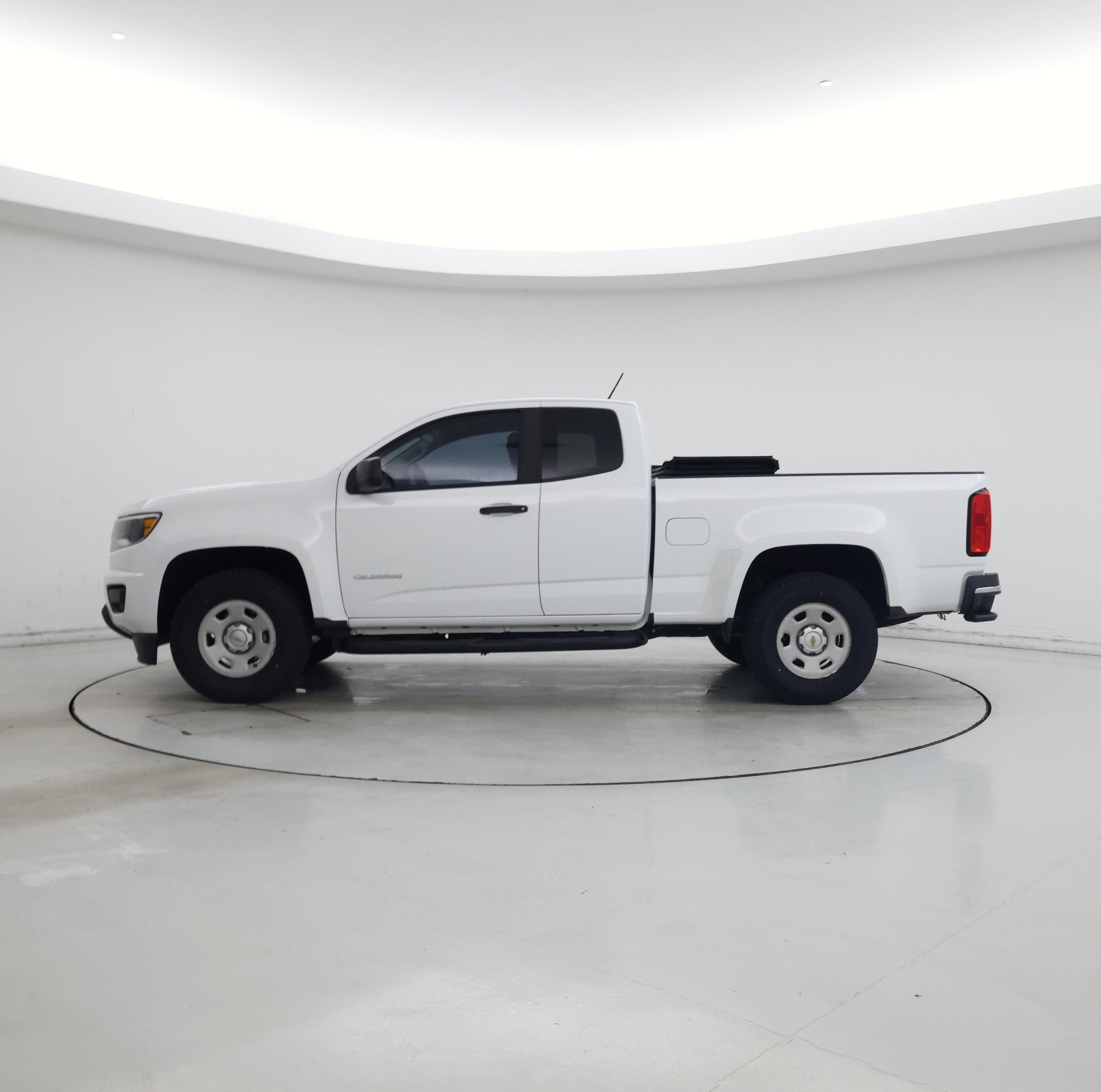 Thumbnail: 2017 Chevrolet Colorado - 3