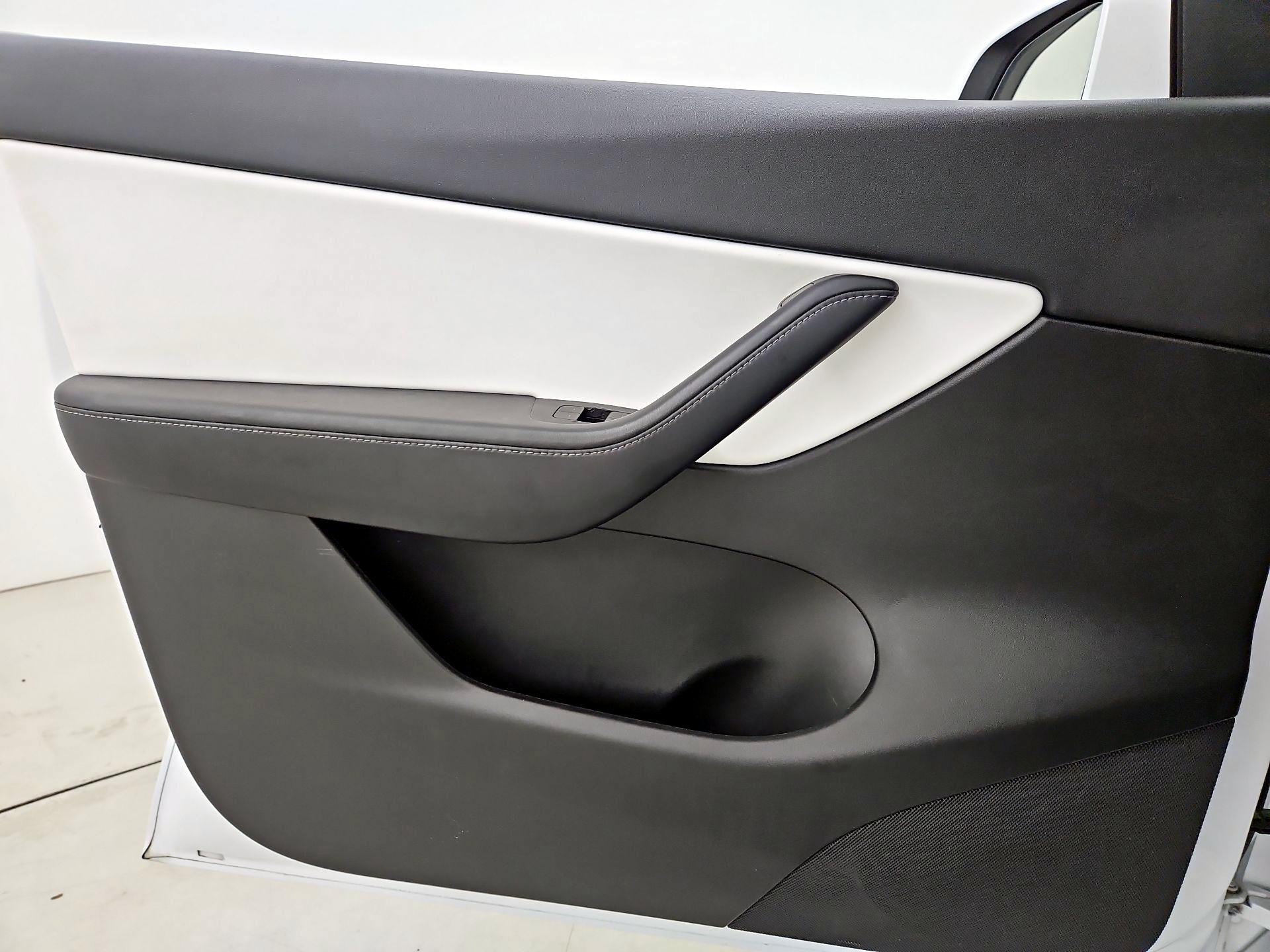 Thumbnail: 2022 Tesla Model Y - 12