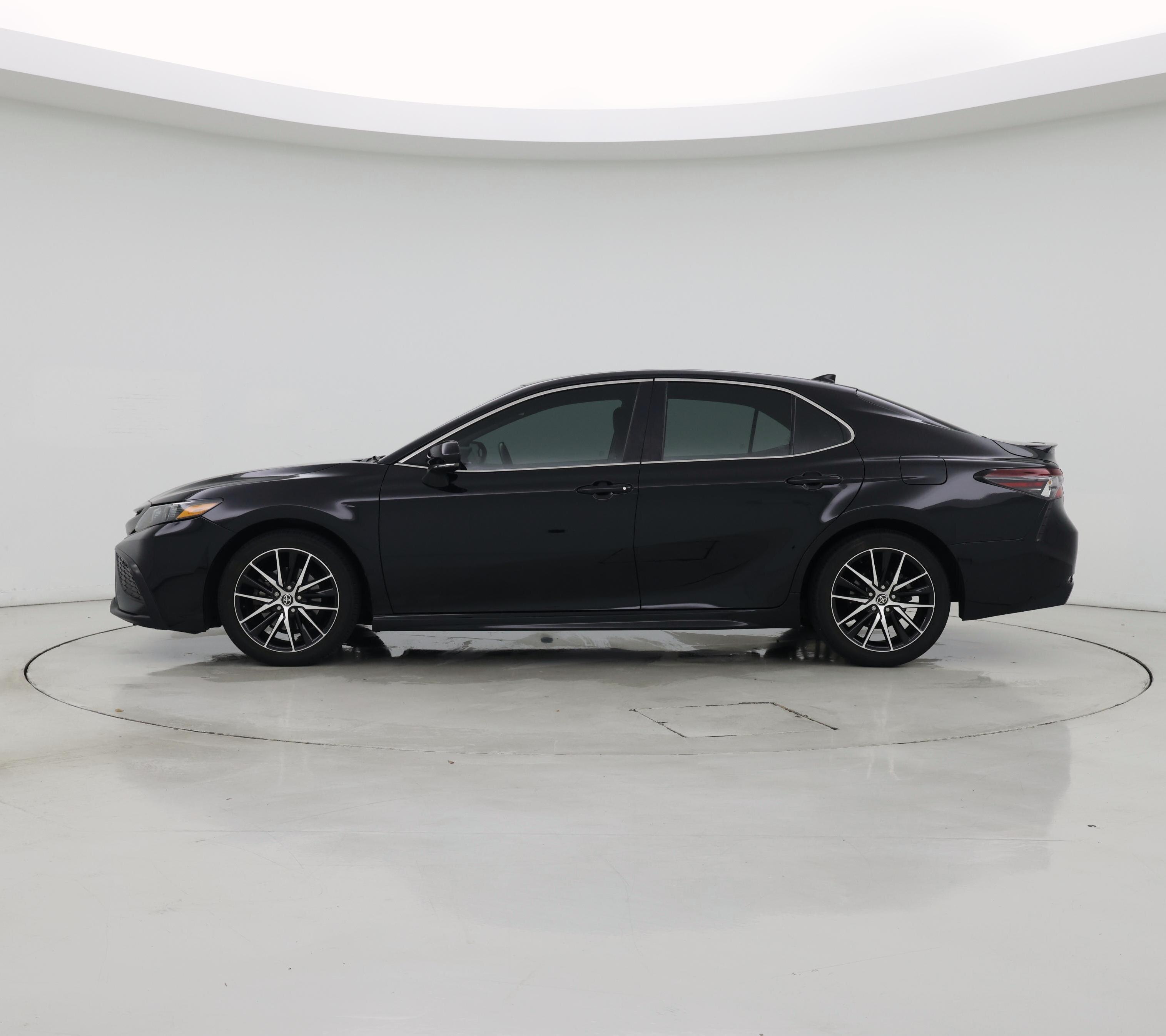Thumbnail: 2022 Toyota Camry - 3