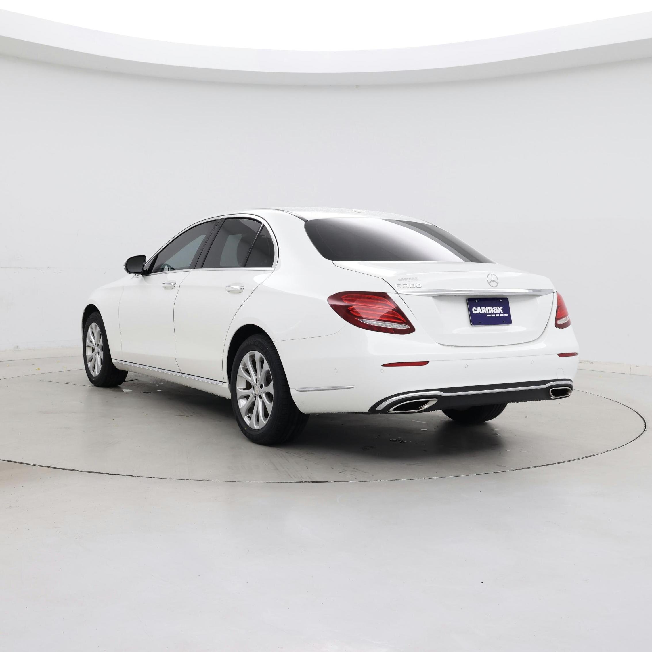Thumbnail: 2017 Mercedes-Benz E-Class - 2