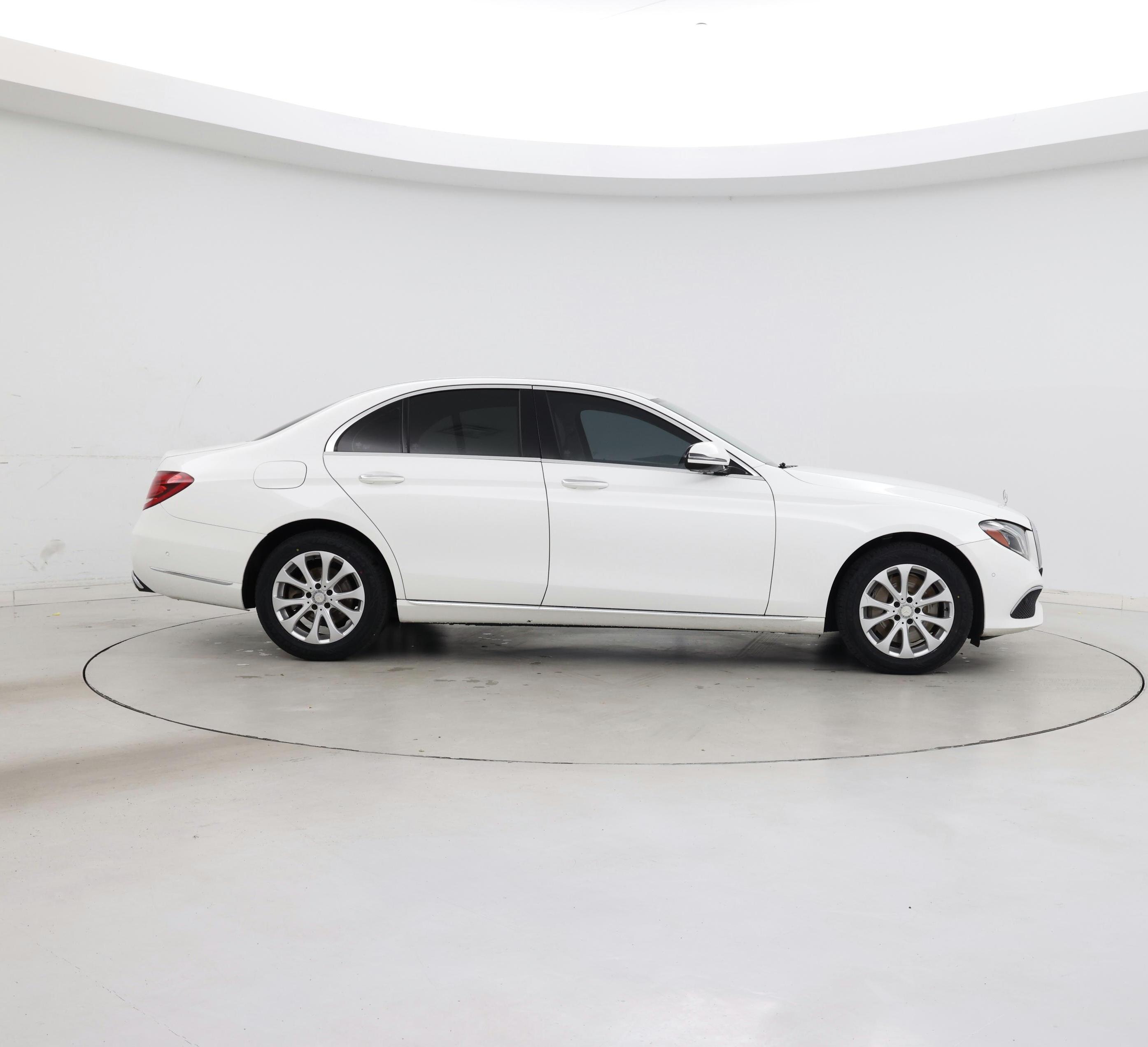 Thumbnail: 2017 Mercedes-Benz E-Class - 7