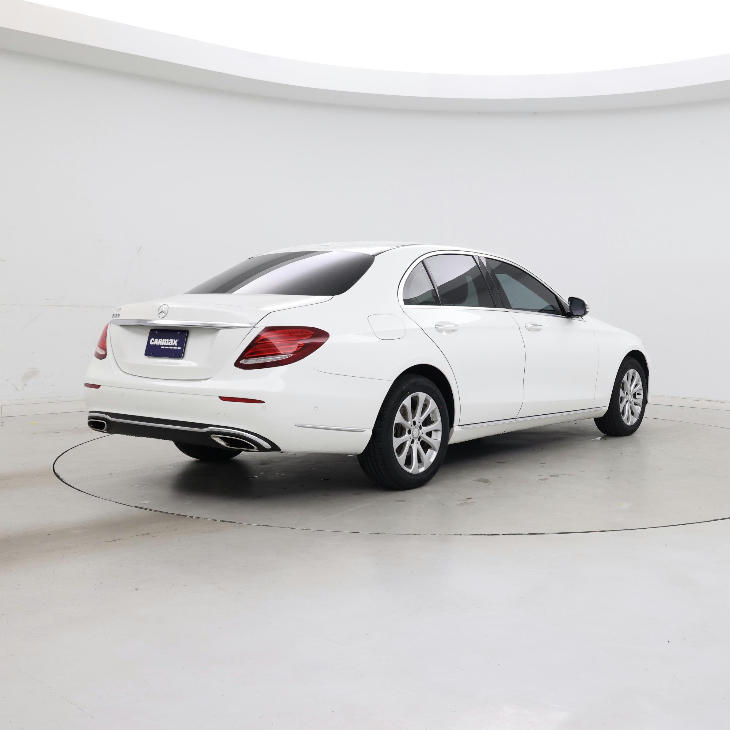Thumbnail: 2017 Mercedes-Benz E-Class - 8