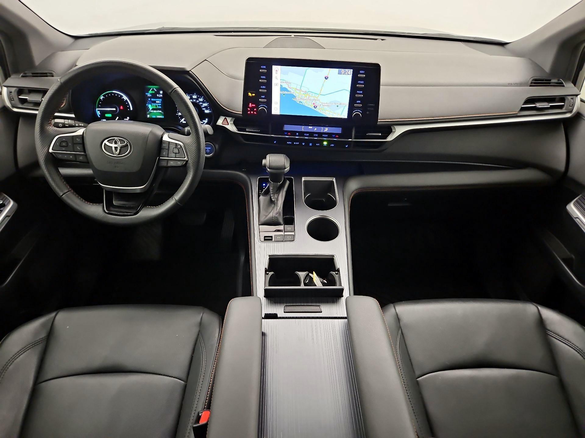 Thumbnail: 2022 Toyota Sienna - 9