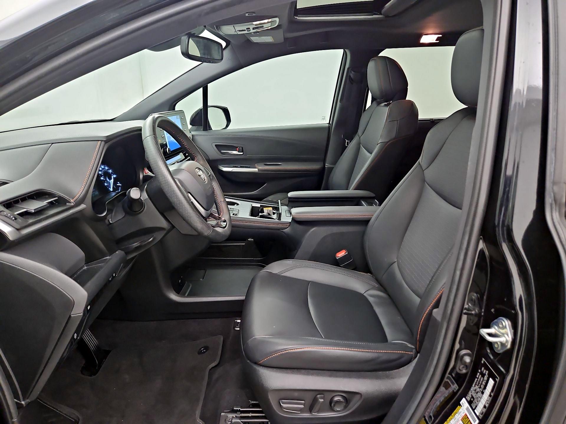 Thumbnail: 2022 Toyota Sienna - 11
