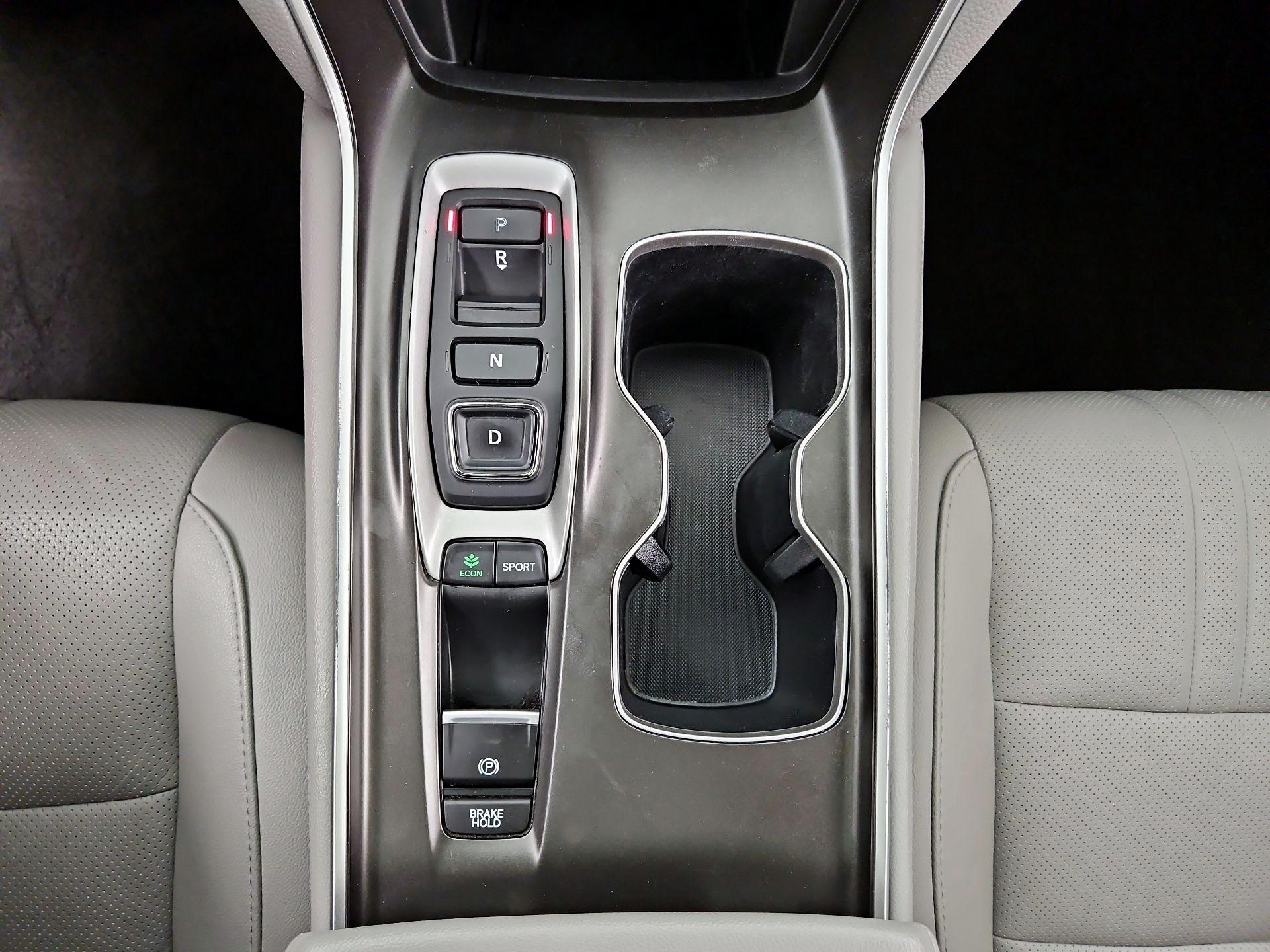 Thumbnail: 2019 Honda Accord - 15