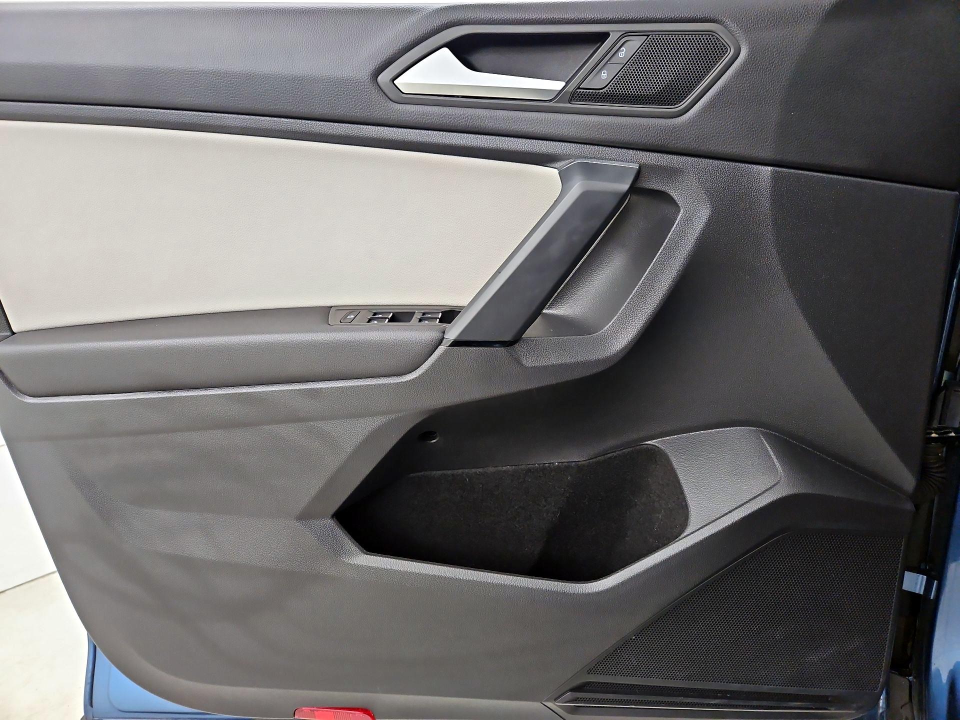 Thumbnail: 2019 Volkswagen Tiguan - 12