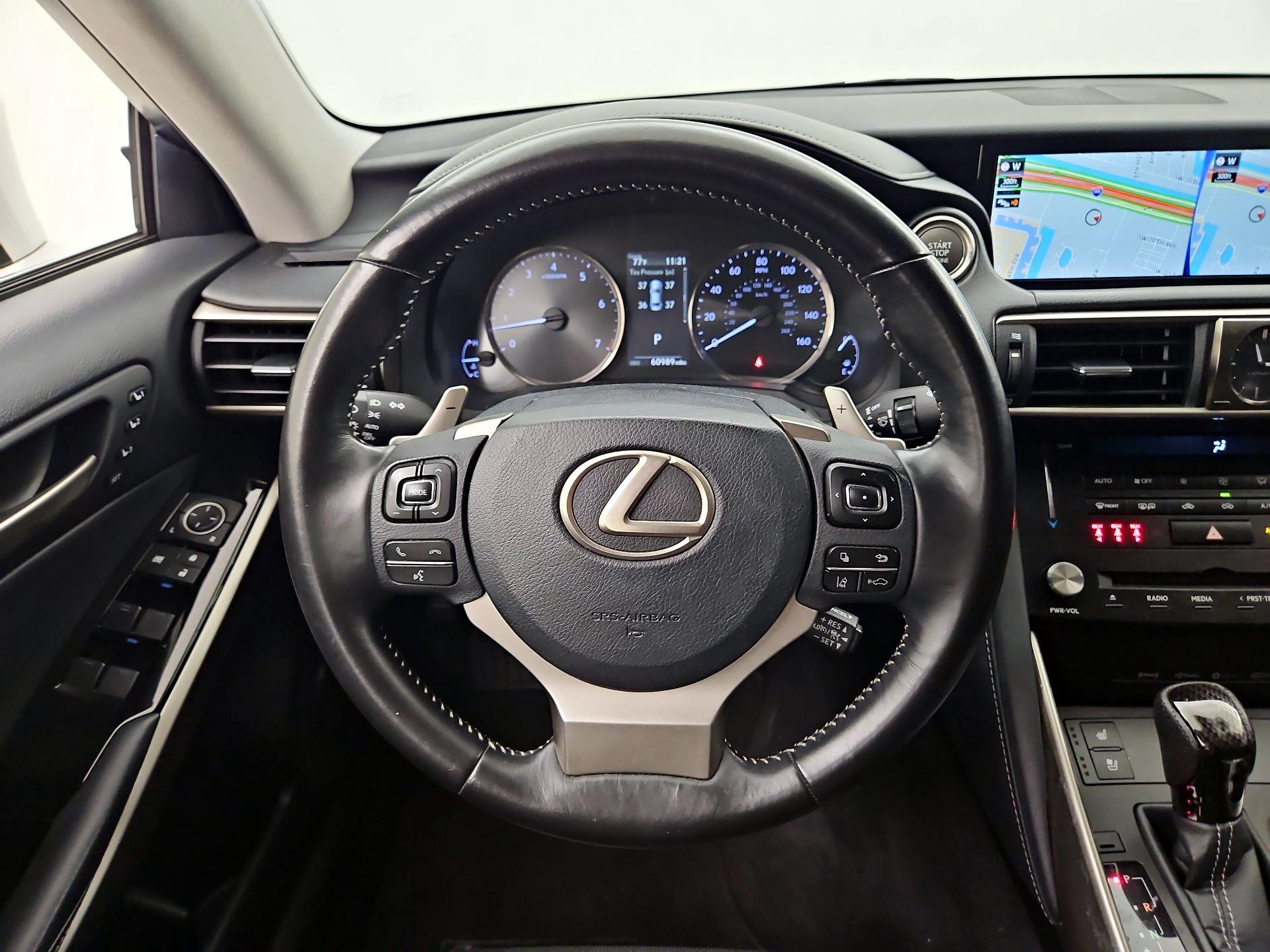 Thumbnail: 2018 Lexus IS - 10