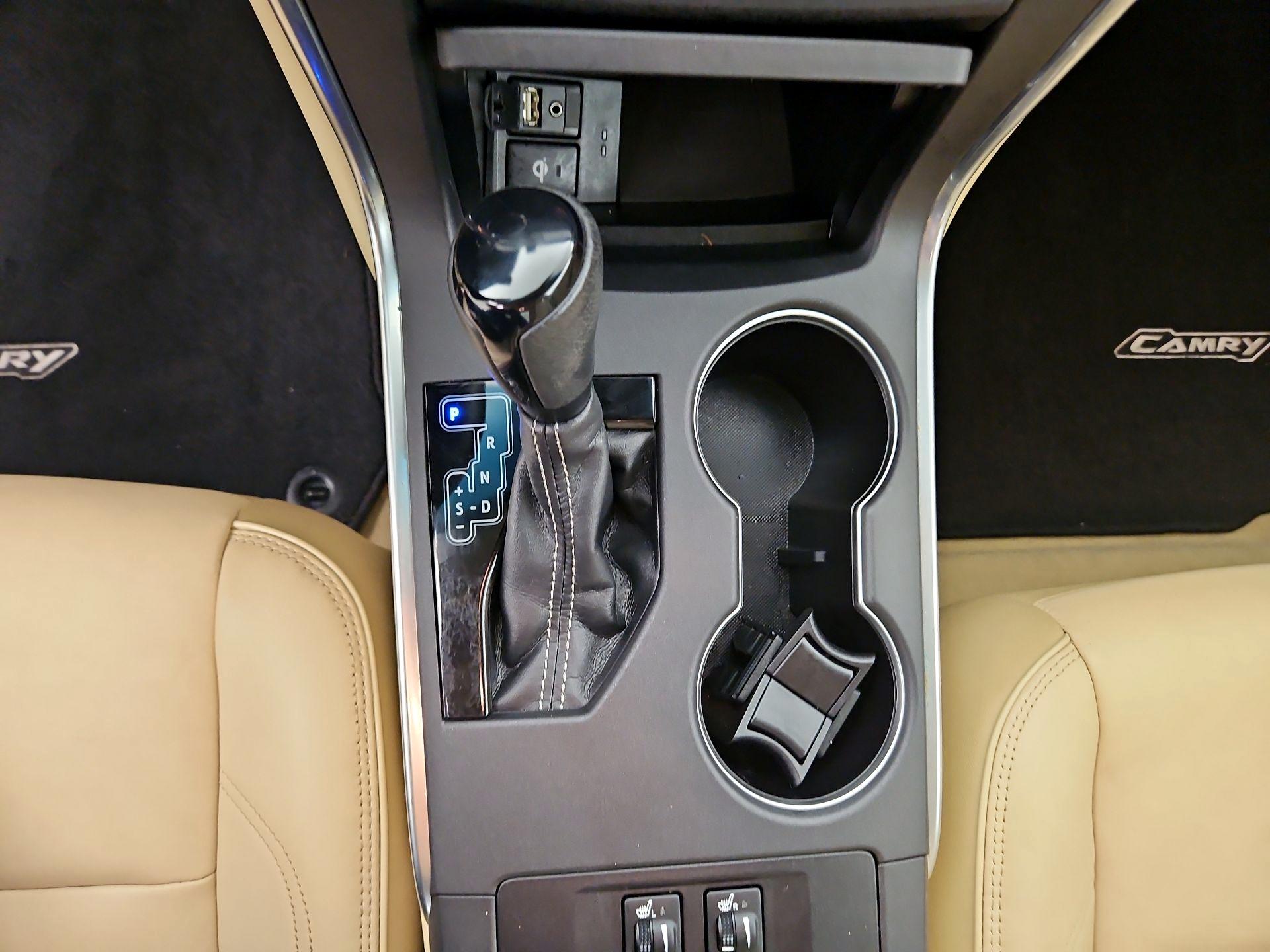 Thumbnail: 2017 Toyota Camry - 17