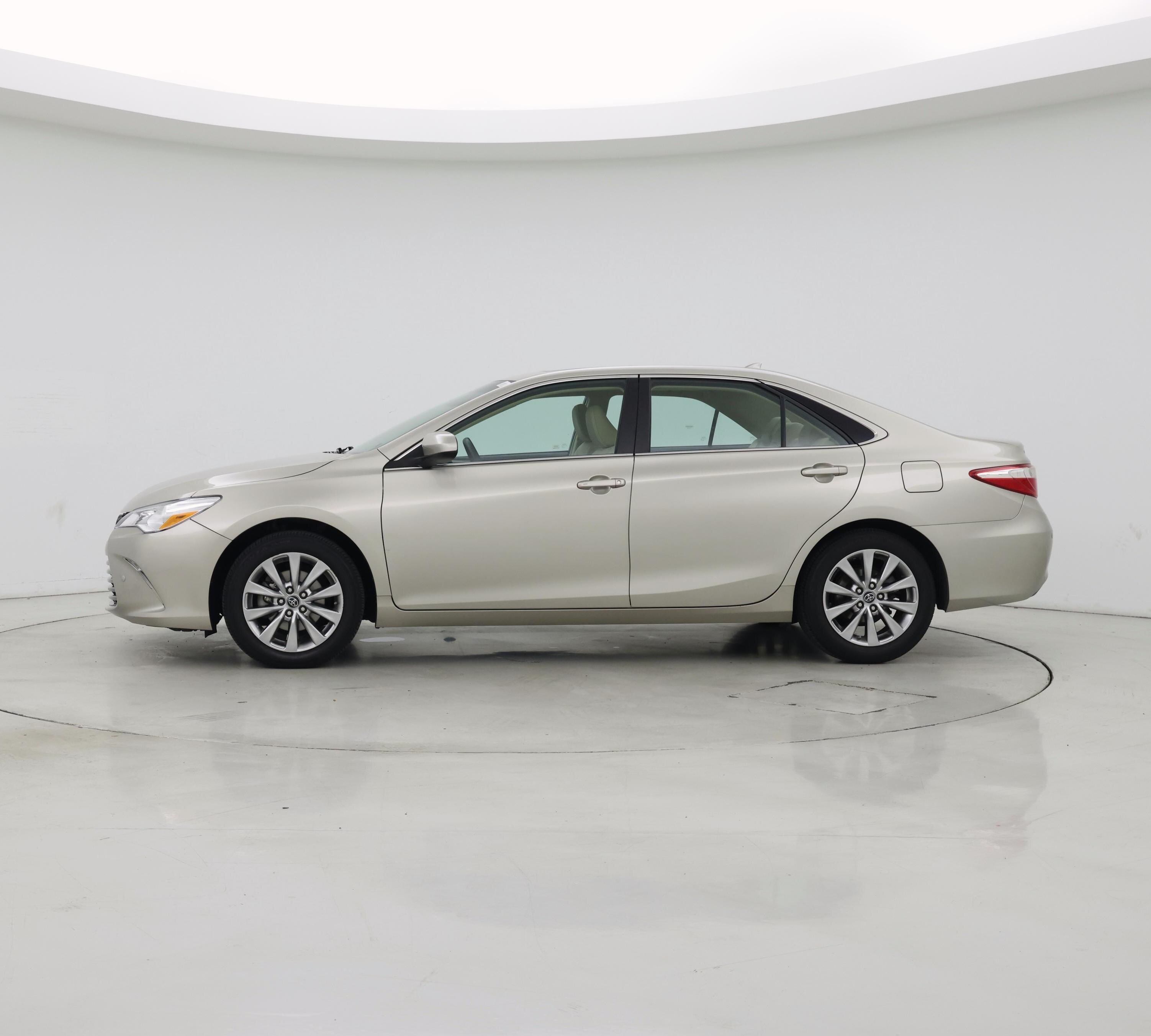 Thumbnail: 2017 Toyota Camry - 3