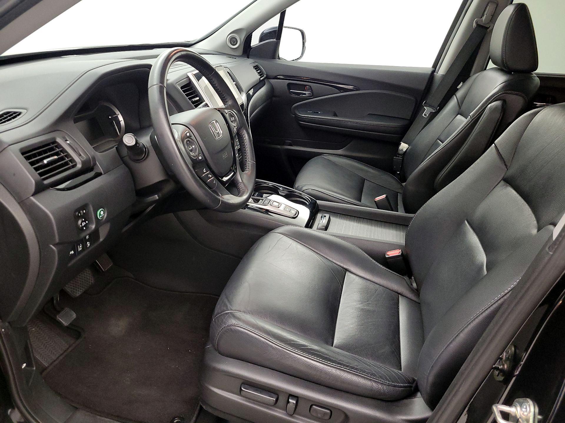 Thumbnail: 2017 Honda Pilot - 11
