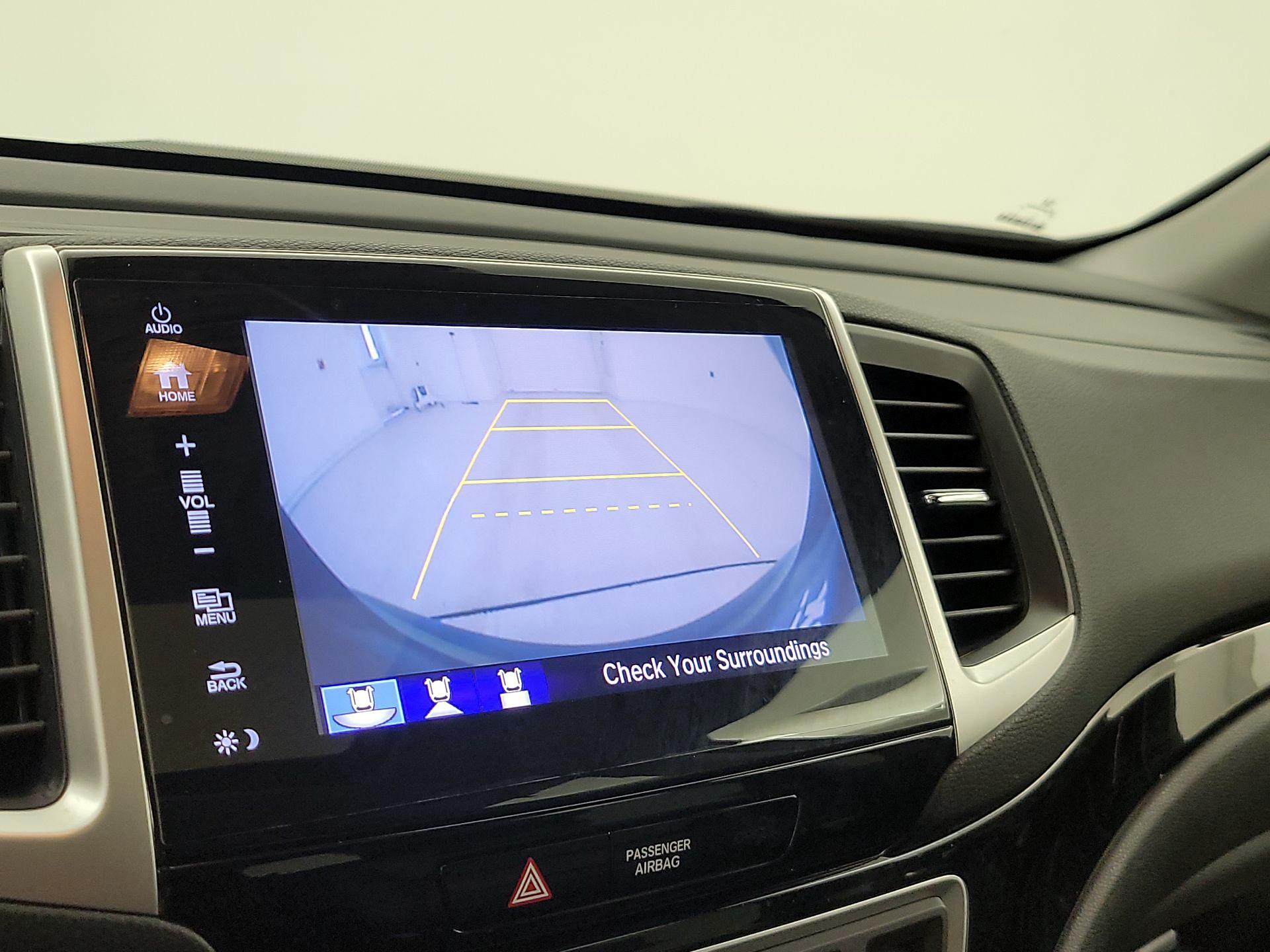 Thumbnail: 2017 Honda Pilot - 15