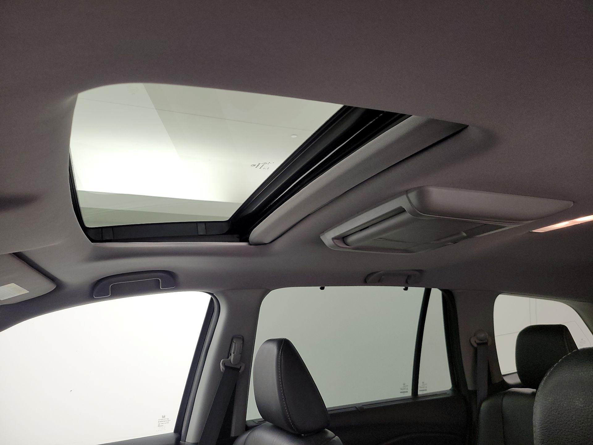 Thumbnail: 2017 Honda Pilot - 20