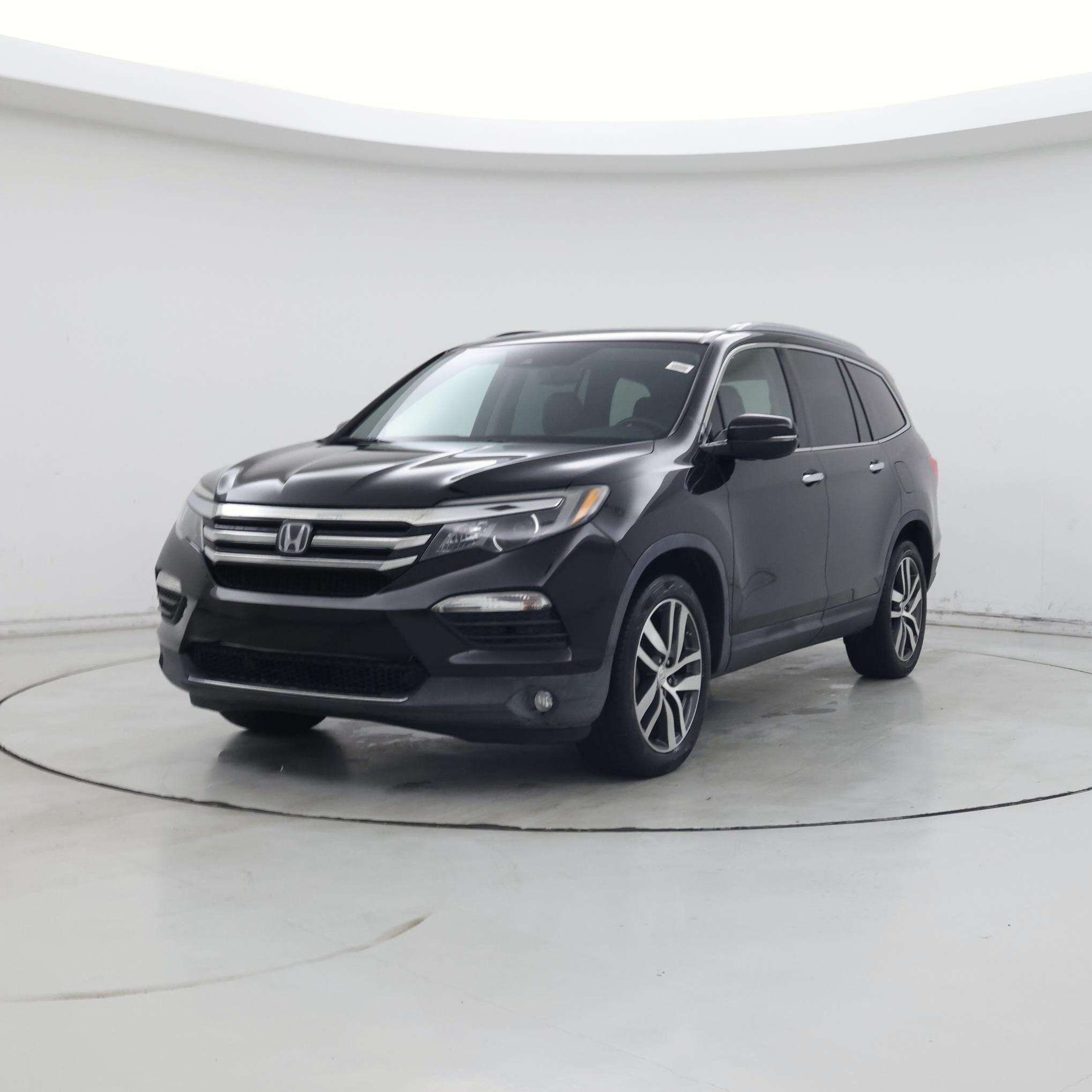 Thumbnail: 2017 Honda Pilot - 4