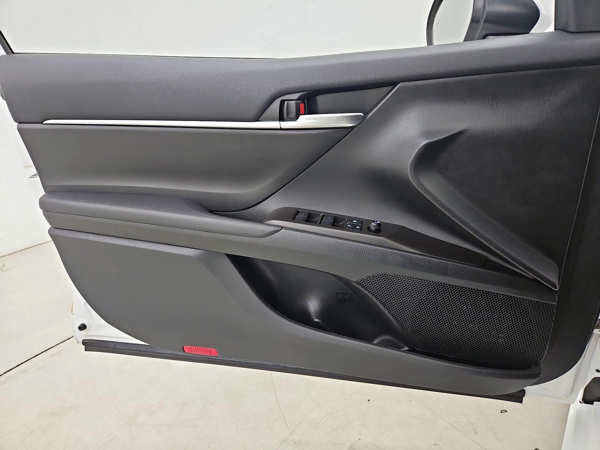 Thumbnail: 2023 Toyota Camry - 12