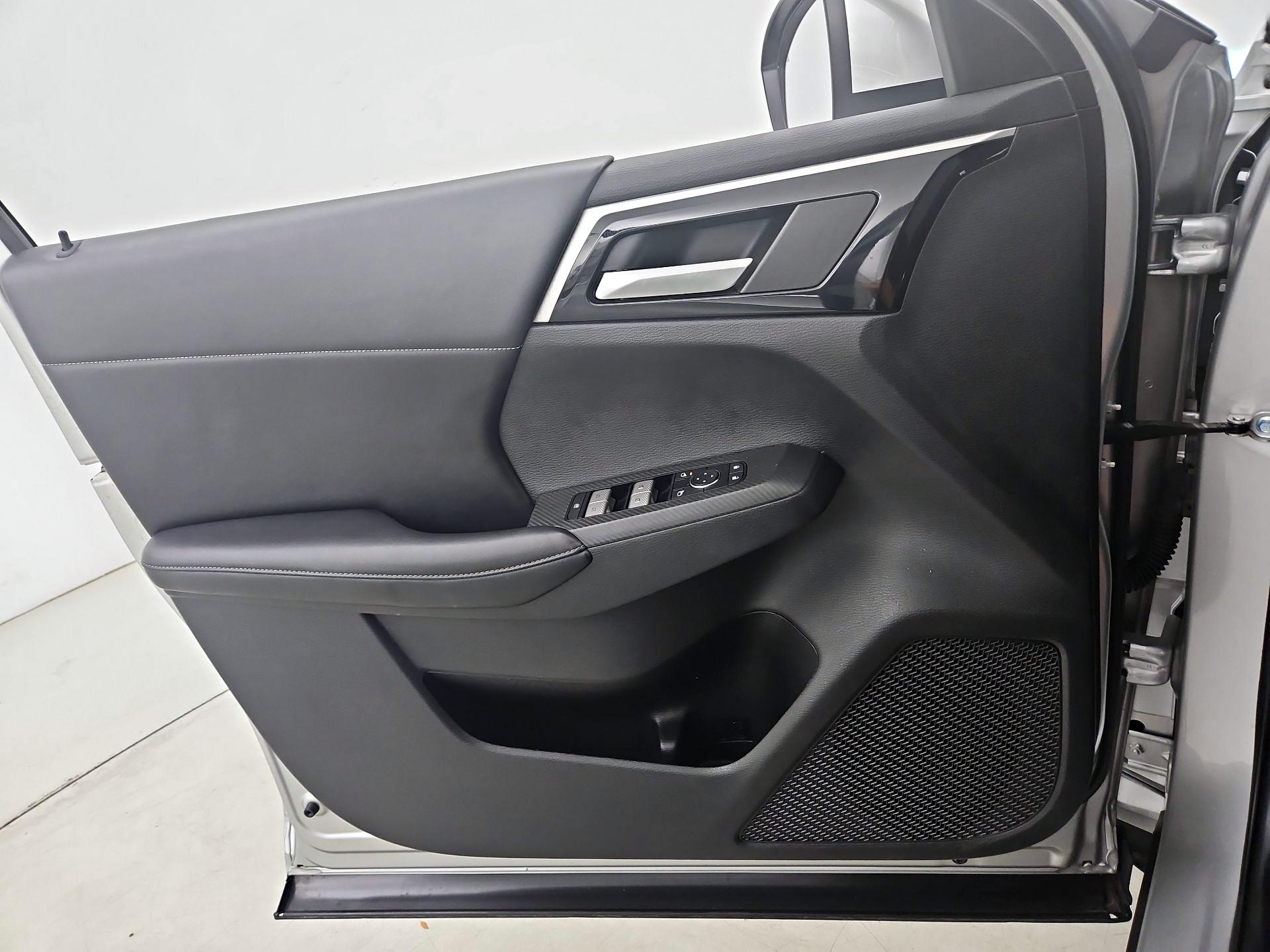 Thumbnail: 2022 Mitsubishi Outlander - 12