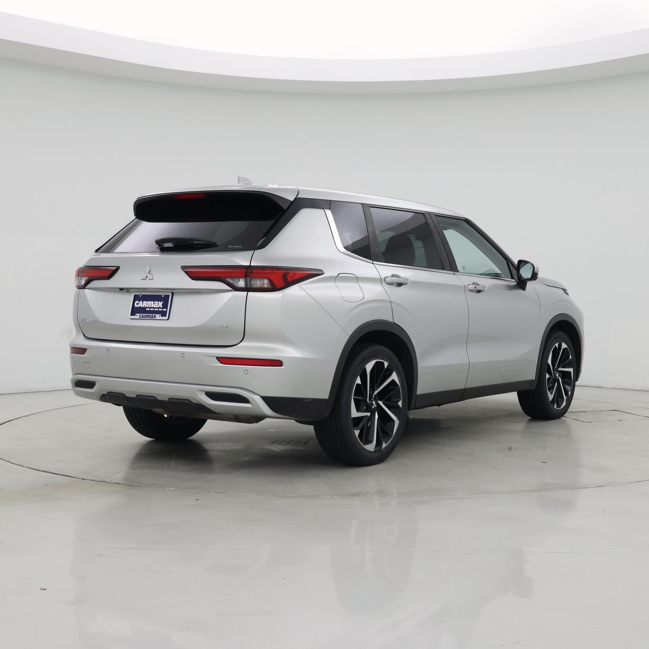 Thumbnail: 2022 Mitsubishi Outlander - 8