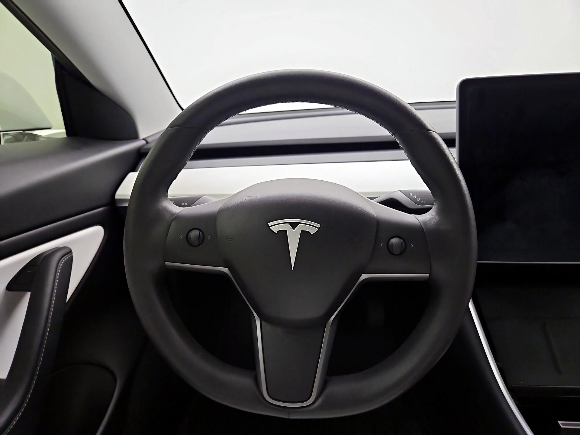 Thumbnail: 2020 Tesla Model 3 - 10
