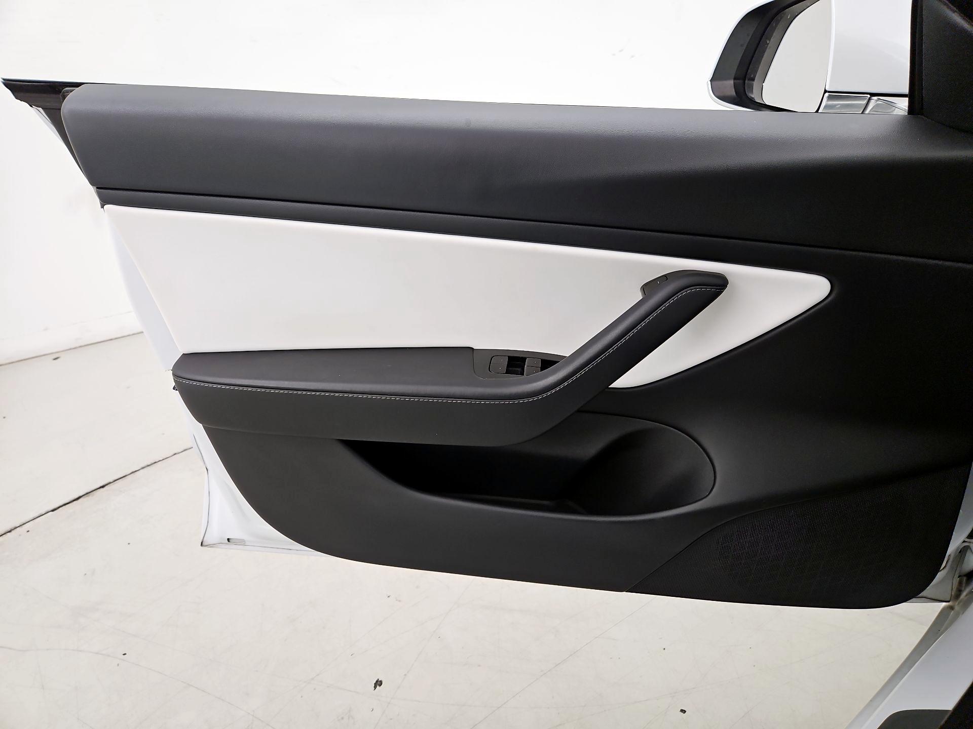 Thumbnail: 2020 Tesla Model 3 - 12