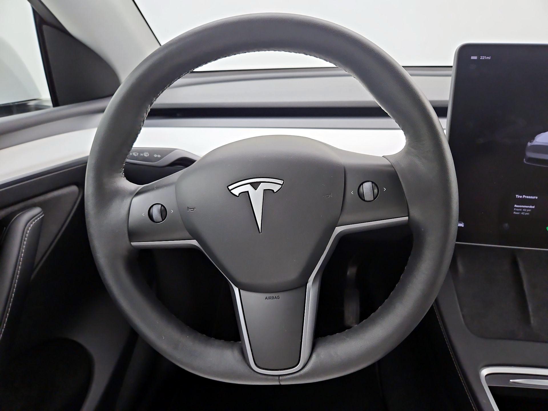 Thumbnail: 2023 Tesla Model Y - 10