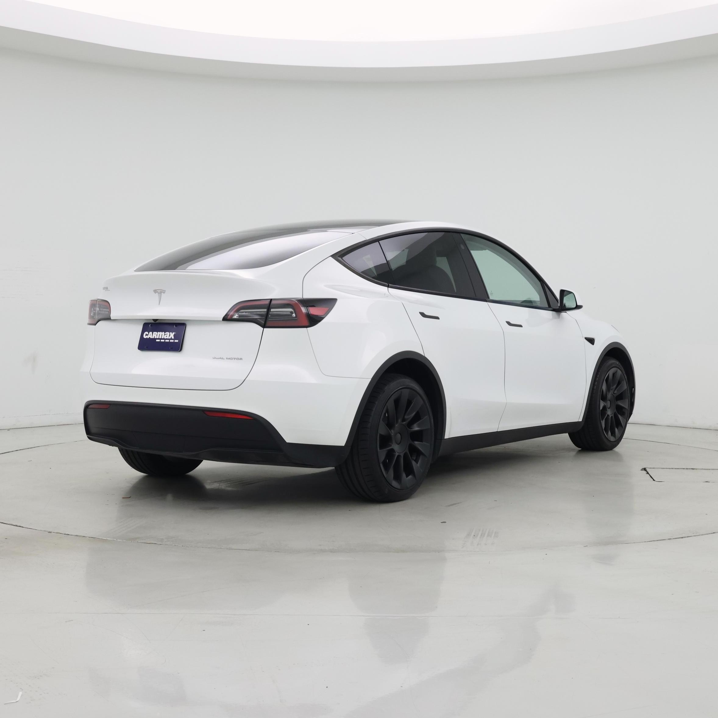 Thumbnail: 2023 Tesla Model Y - 8