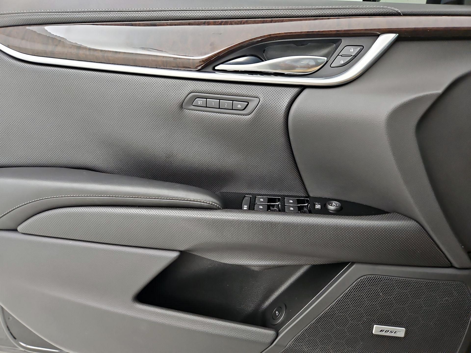 Thumbnail: 2016 Cadillac XTS - 12