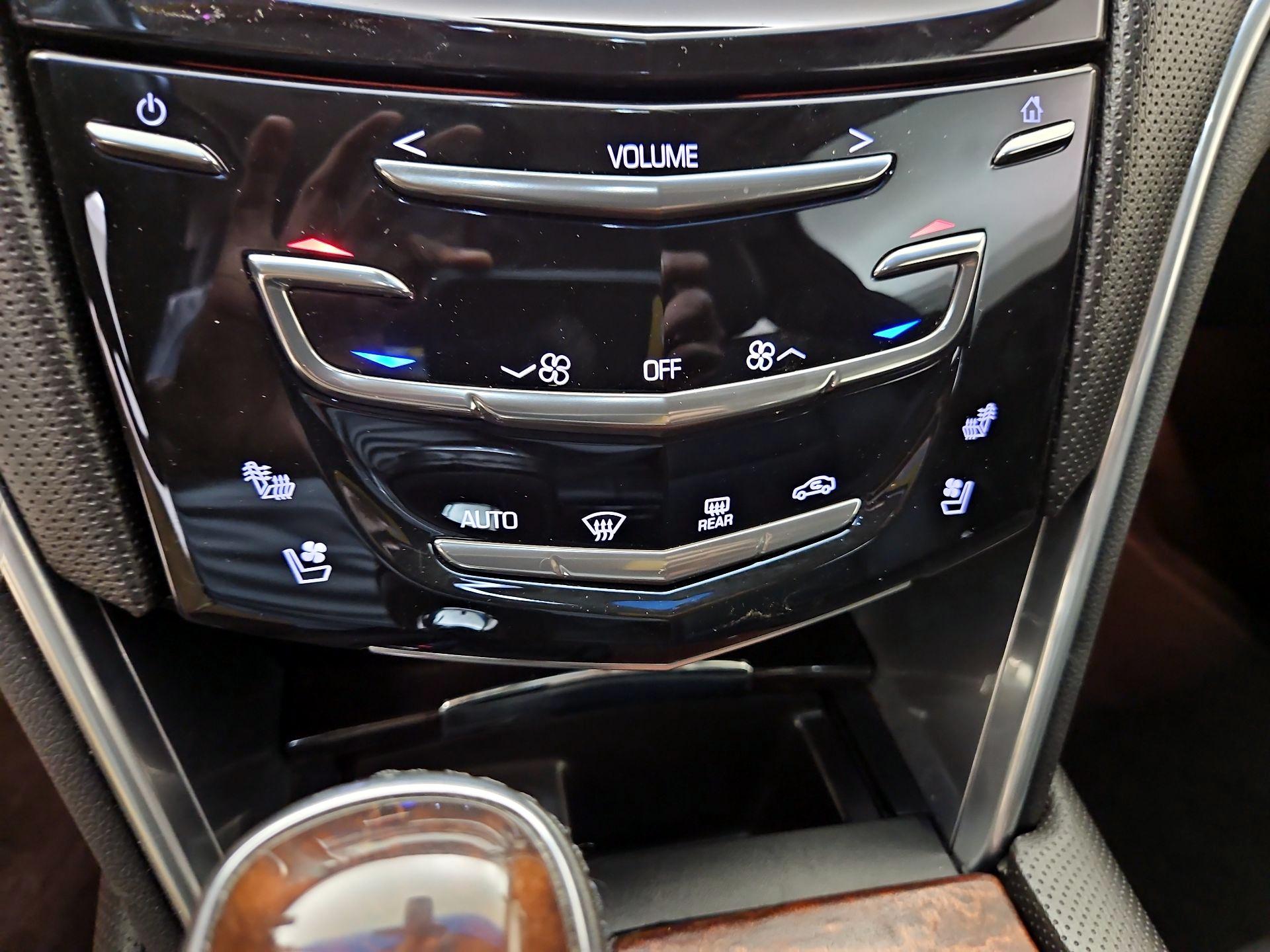 Thumbnail: 2016 Cadillac XTS - 16