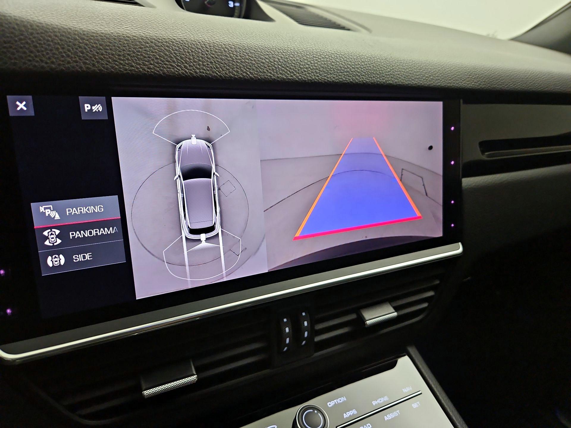 Thumbnail: 2021 Porsche Cayenne - 13