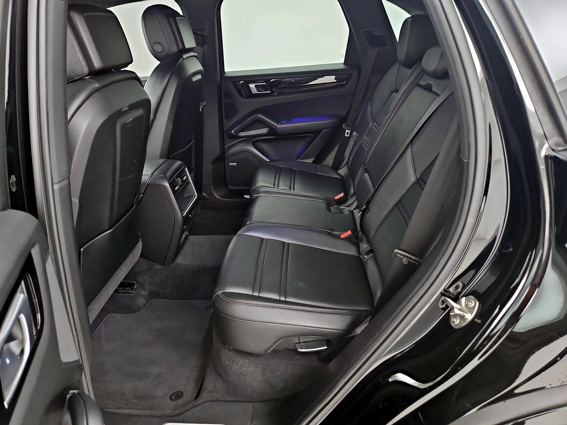 Thumbnail: 2021 Porsche Cayenne - 19