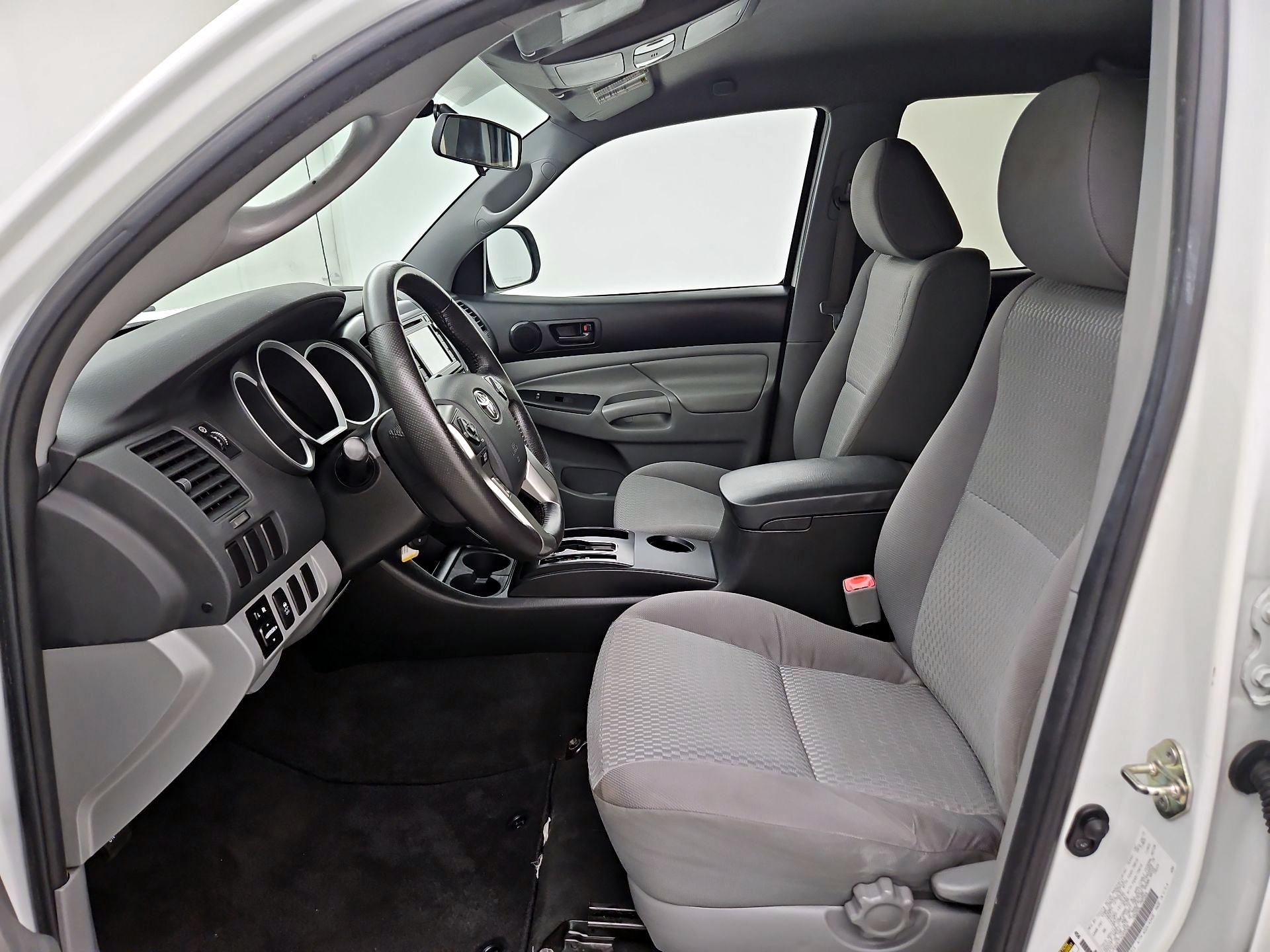 Thumbnail: 2015 Toyota Tacoma - 11