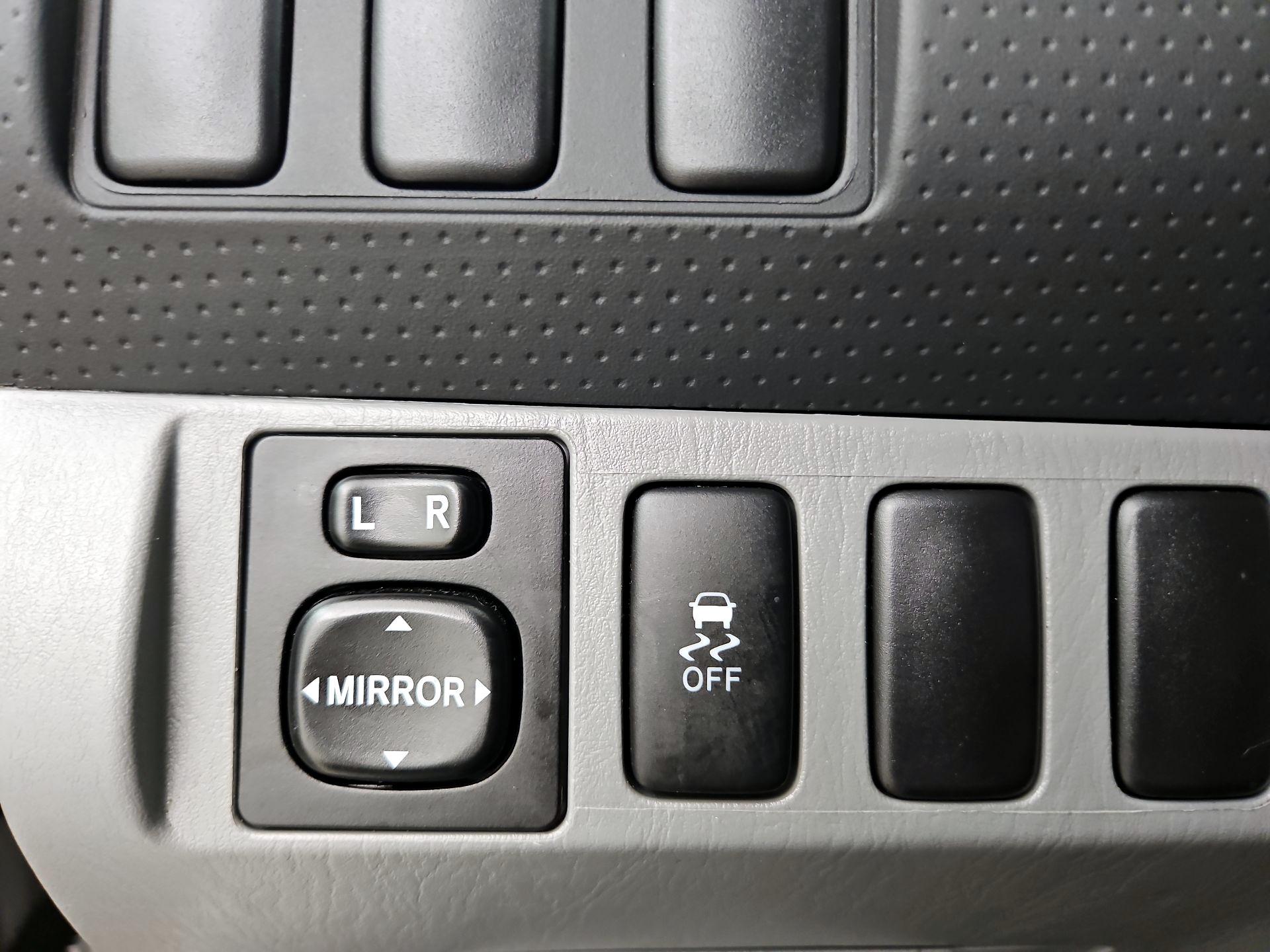 Thumbnail: 2015 Toyota Tacoma - 13