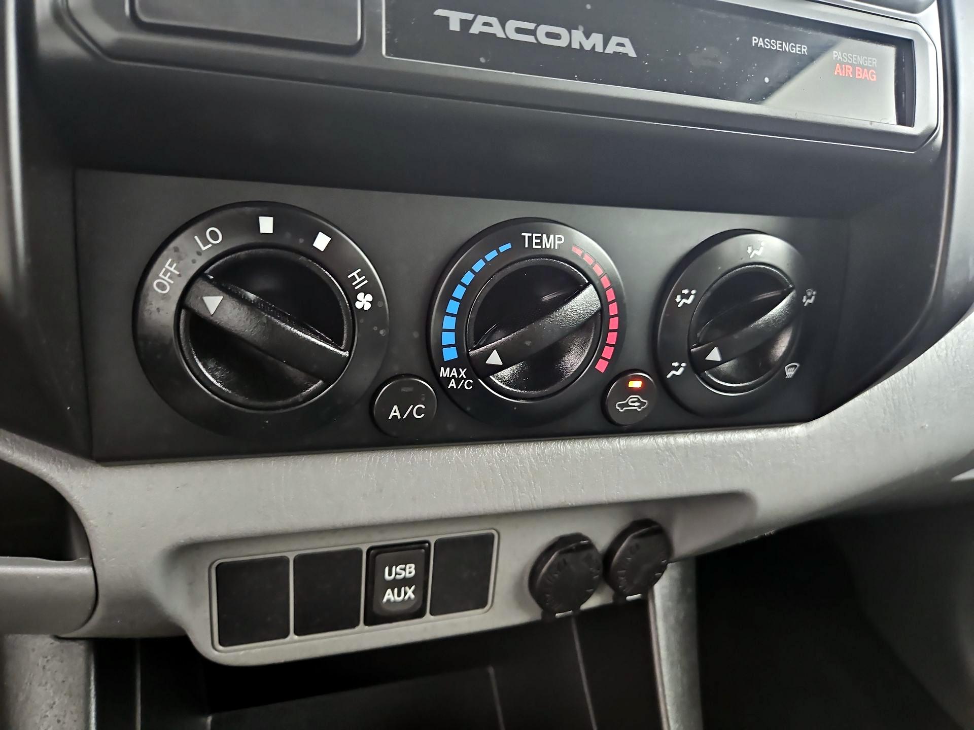 Thumbnail: 2015 Toyota Tacoma - 15