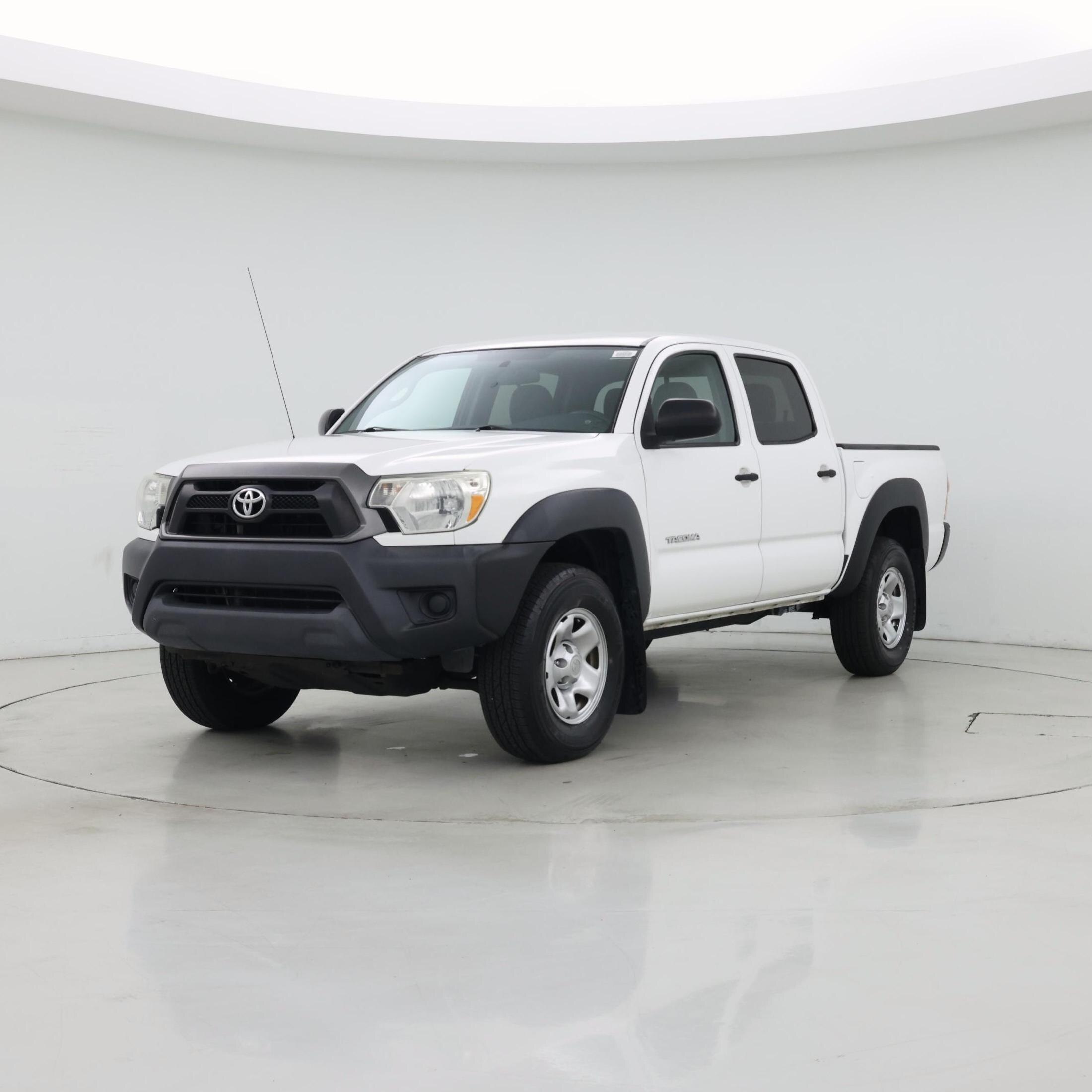 Thumbnail: 2015 Toyota Tacoma - 4