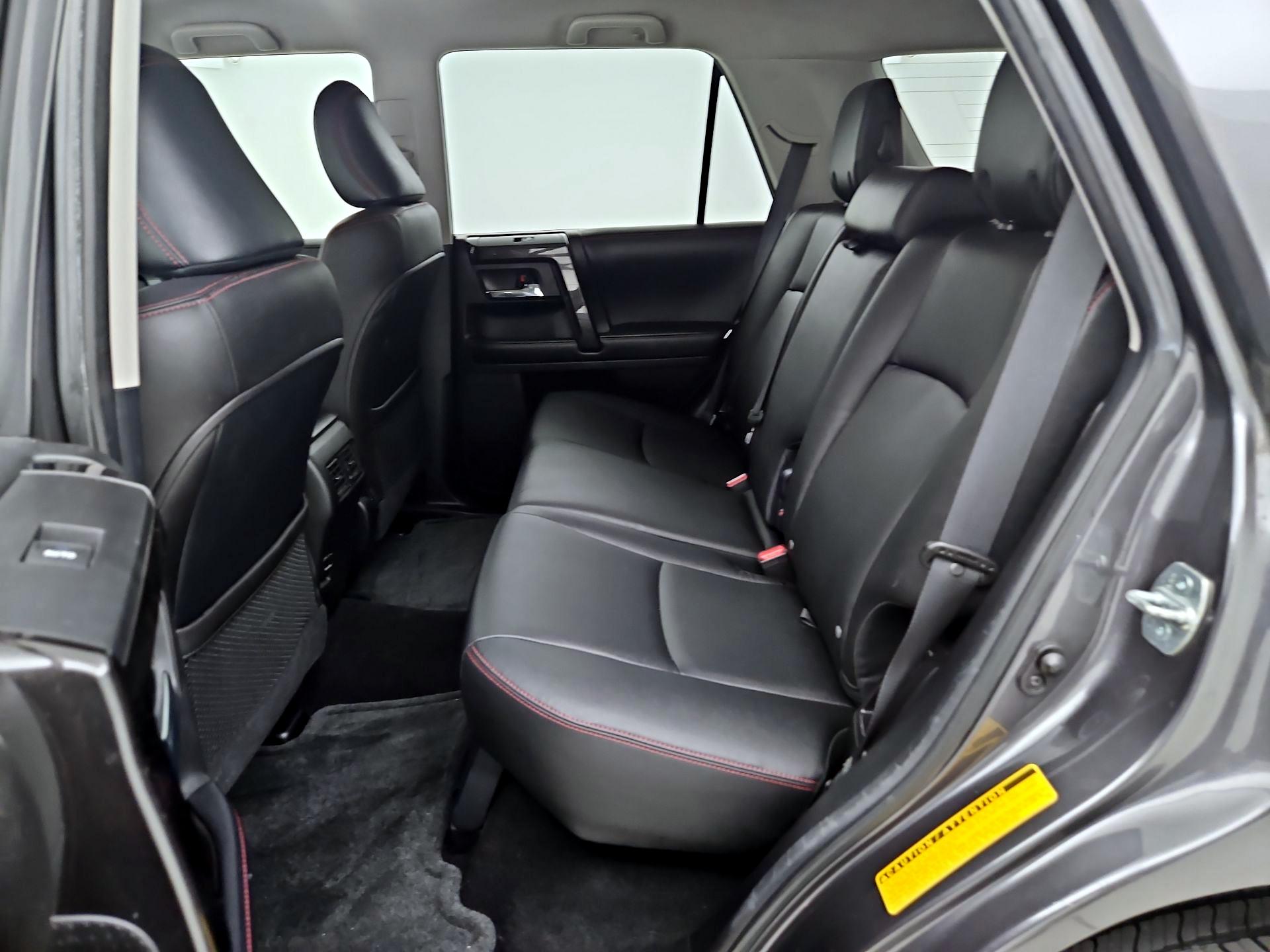 Thumbnail: 2016 Toyota 4Runner - 19