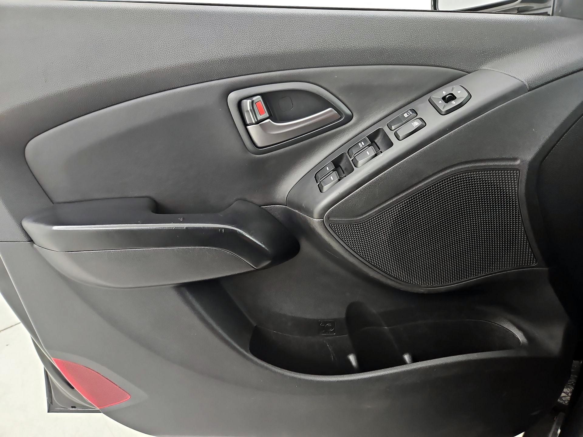 Thumbnail: 2014 Hyundai Tucson - 12