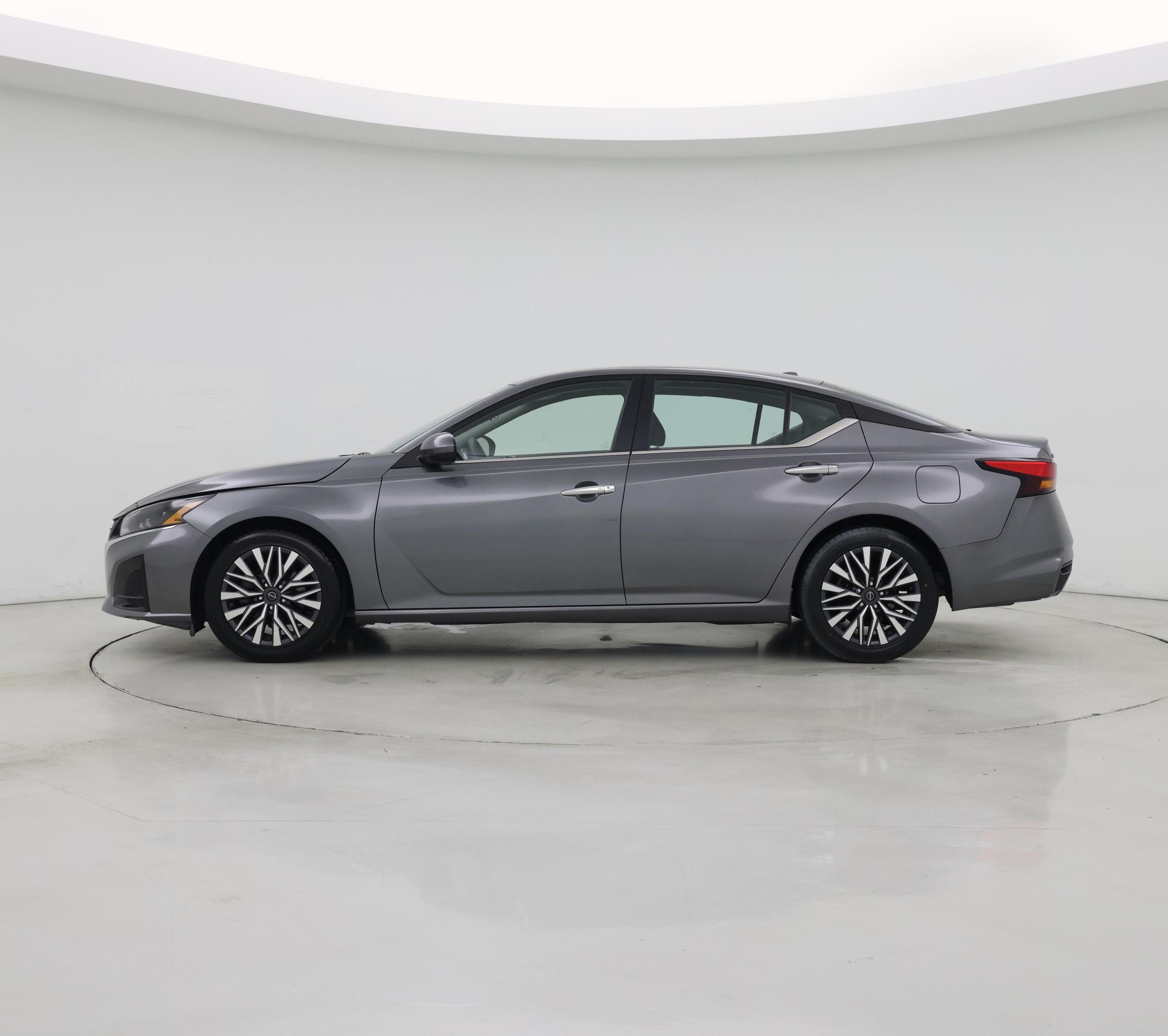 Thumbnail: 2023 Nissan Altima - 3