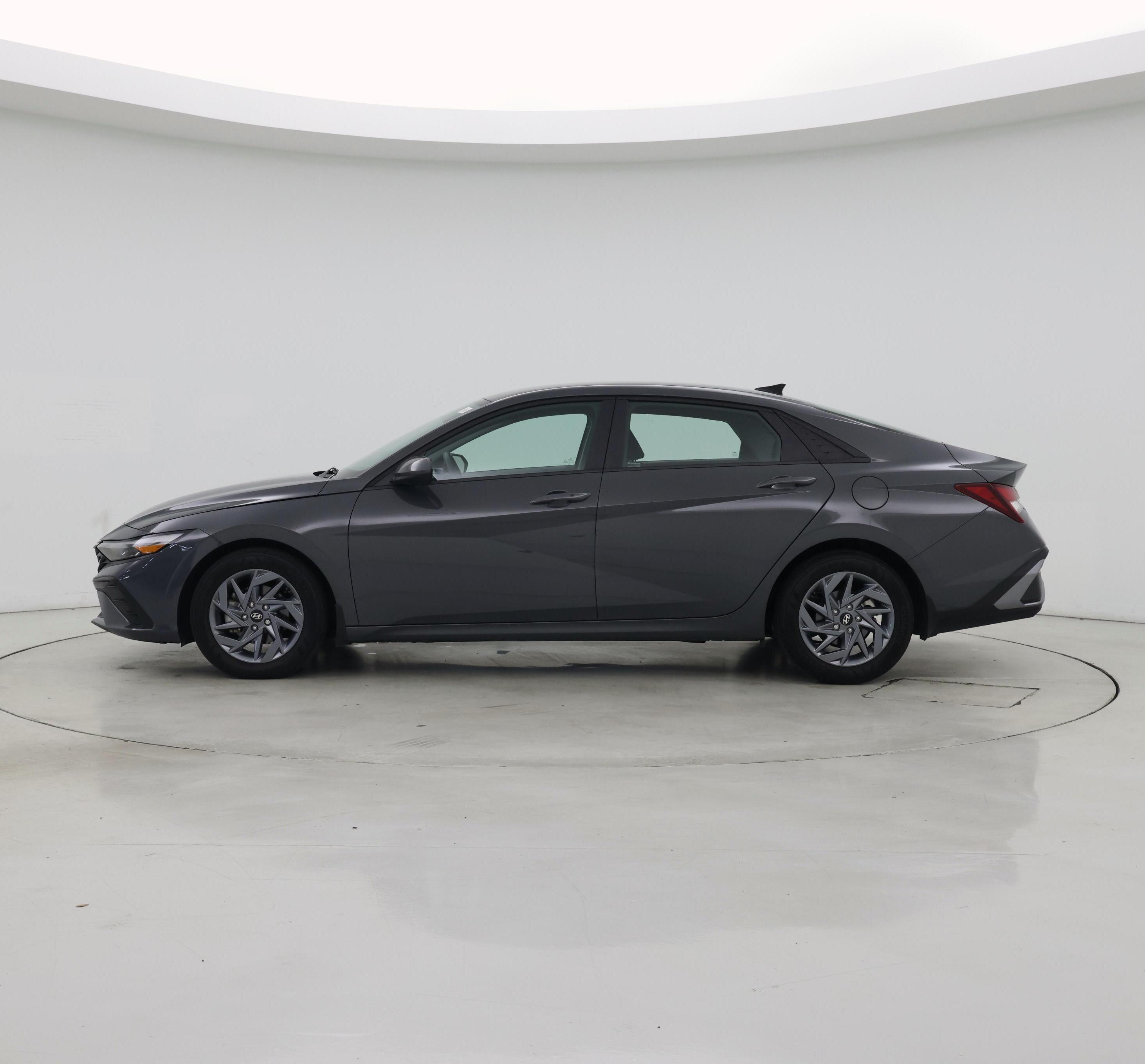 Thumbnail: 2024 Hyundai Elantra - 3