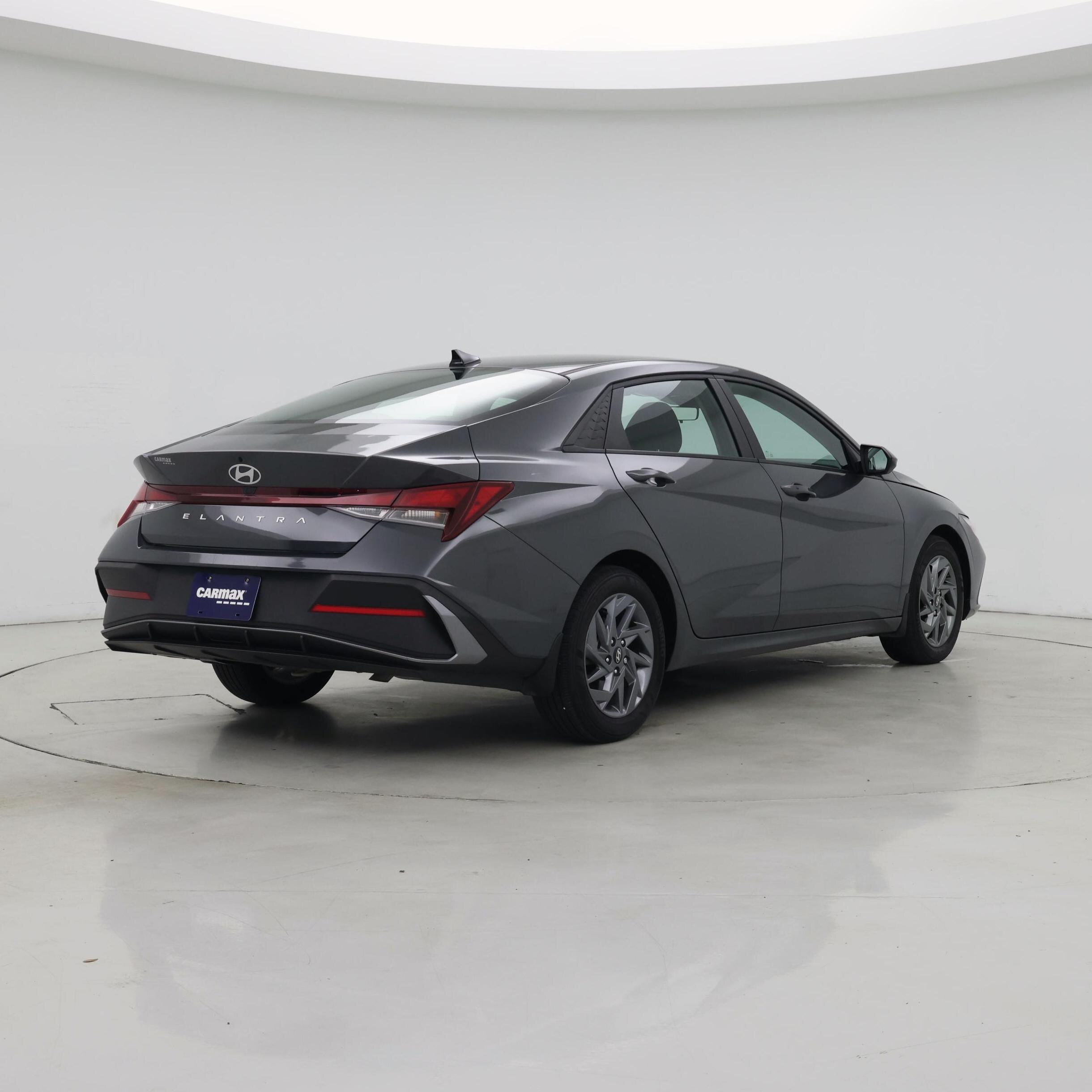 Thumbnail: 2024 Hyundai Elantra - 8