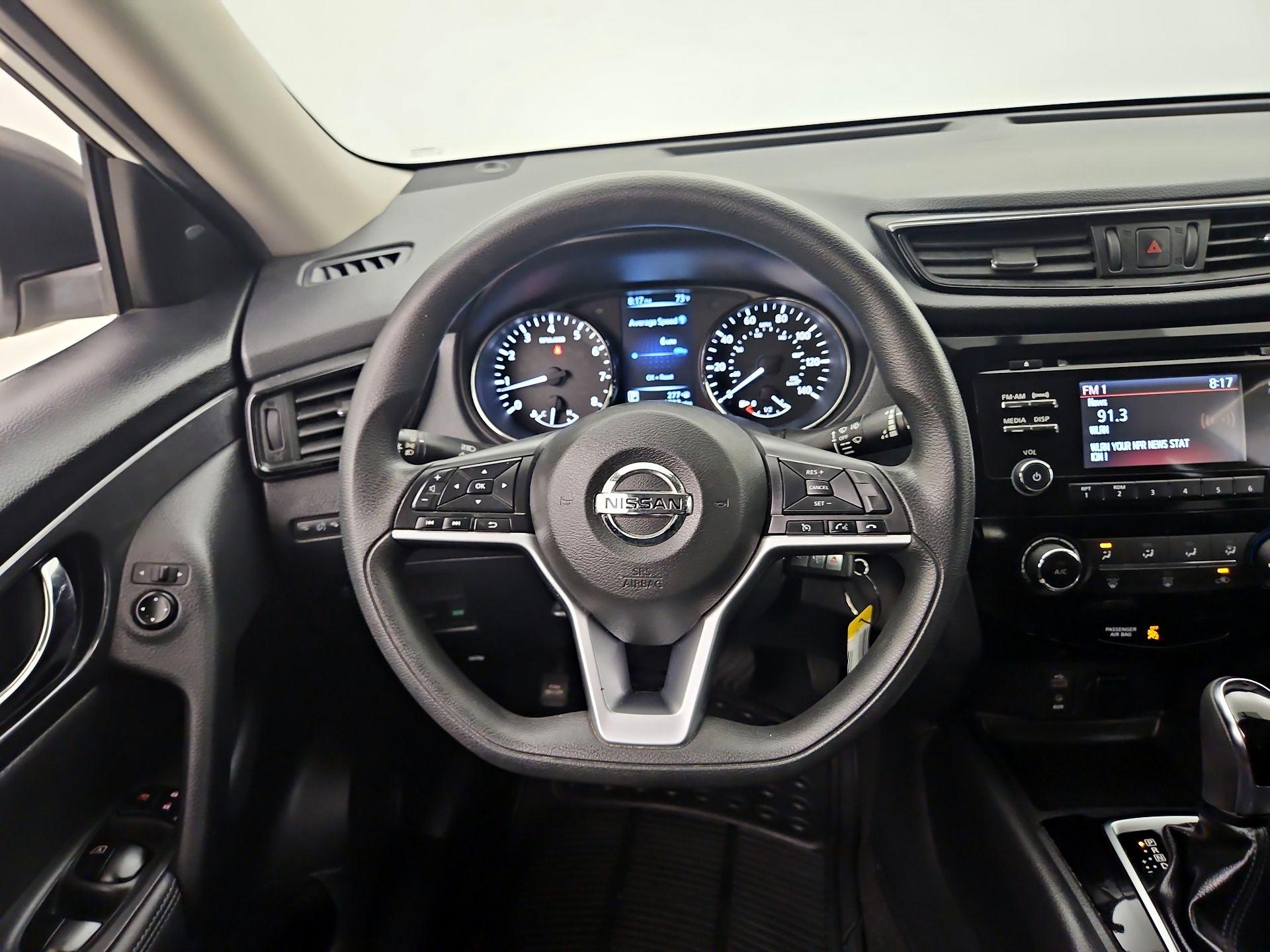 Thumbnail: 2017 Nissan Rogue - 10