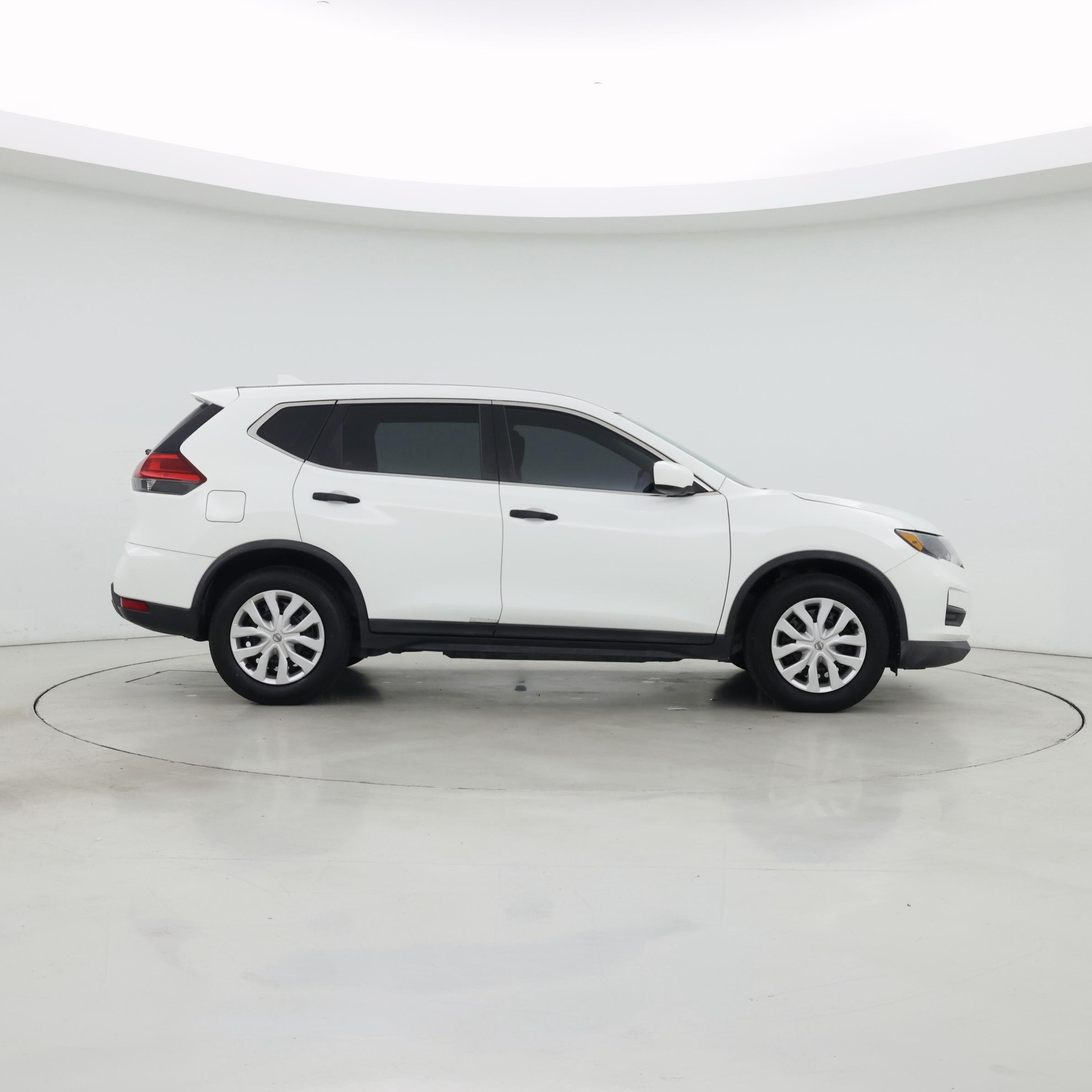 Thumbnail: 2017 Nissan Rogue - 7