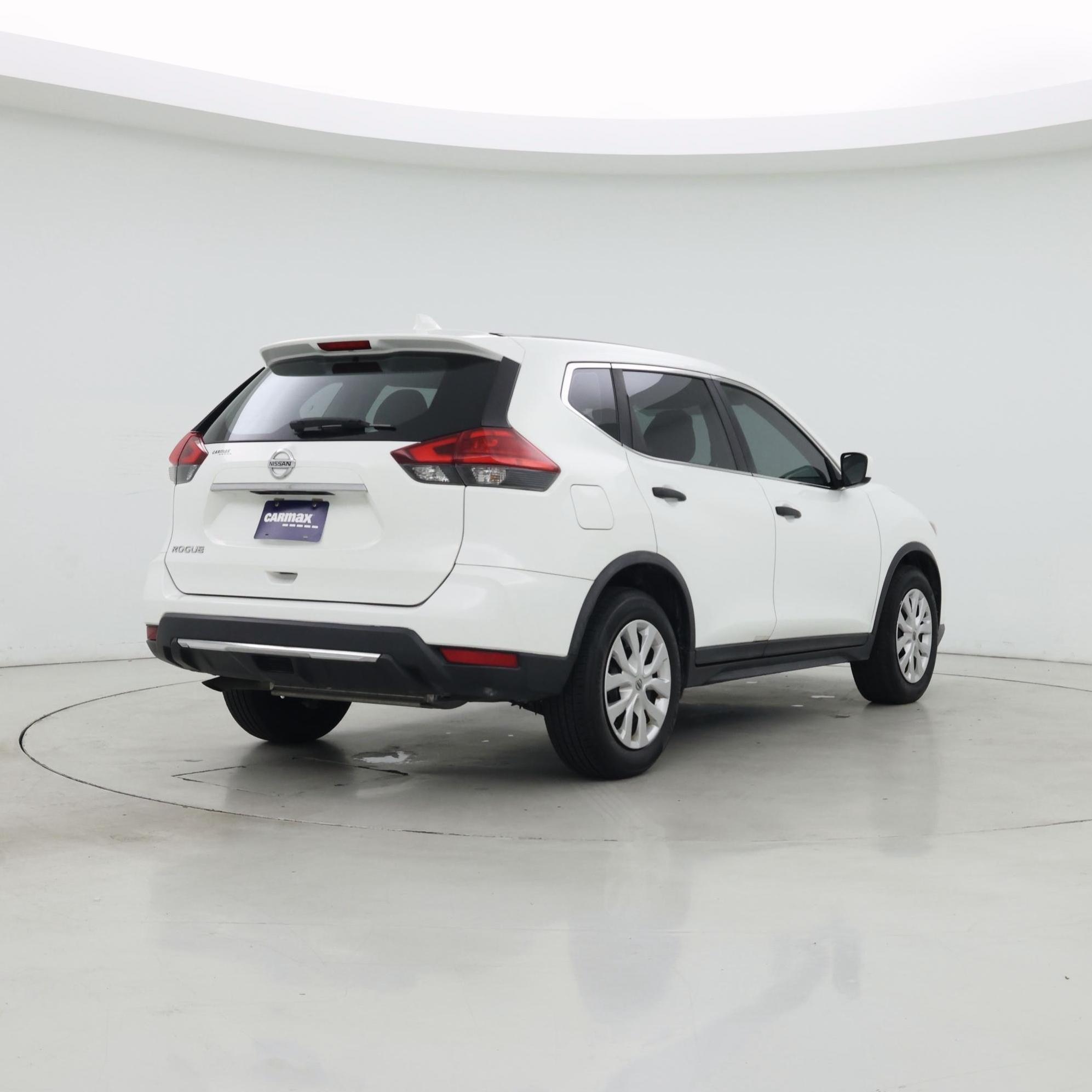 Thumbnail: 2017 Nissan Rogue - 8