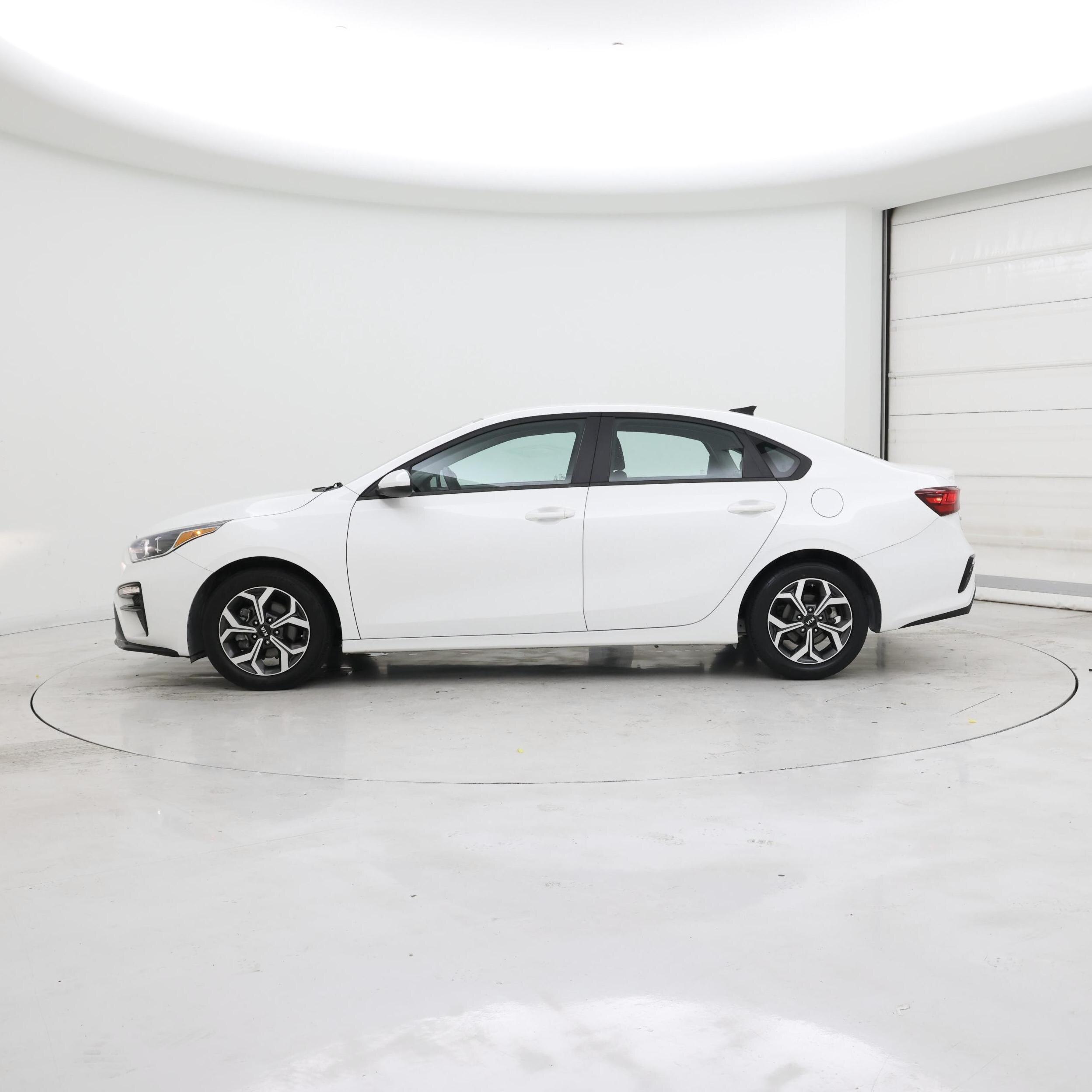 Thumbnail: 2021 Kia Forte - 3